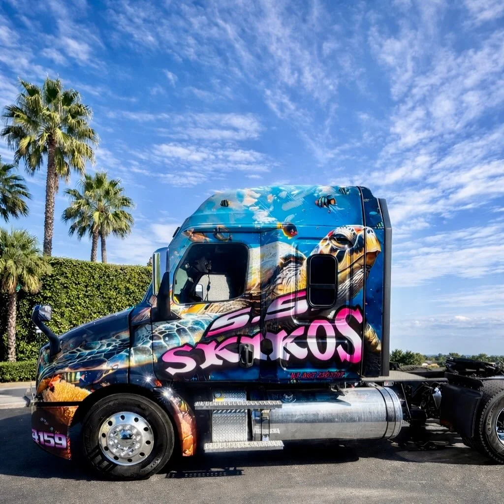 SHELLO &hellip; come be part of the Skikos Team!

Drive something that stands out with a team that does too.

#skikostrucking #freightliner #trucklife #trucker
