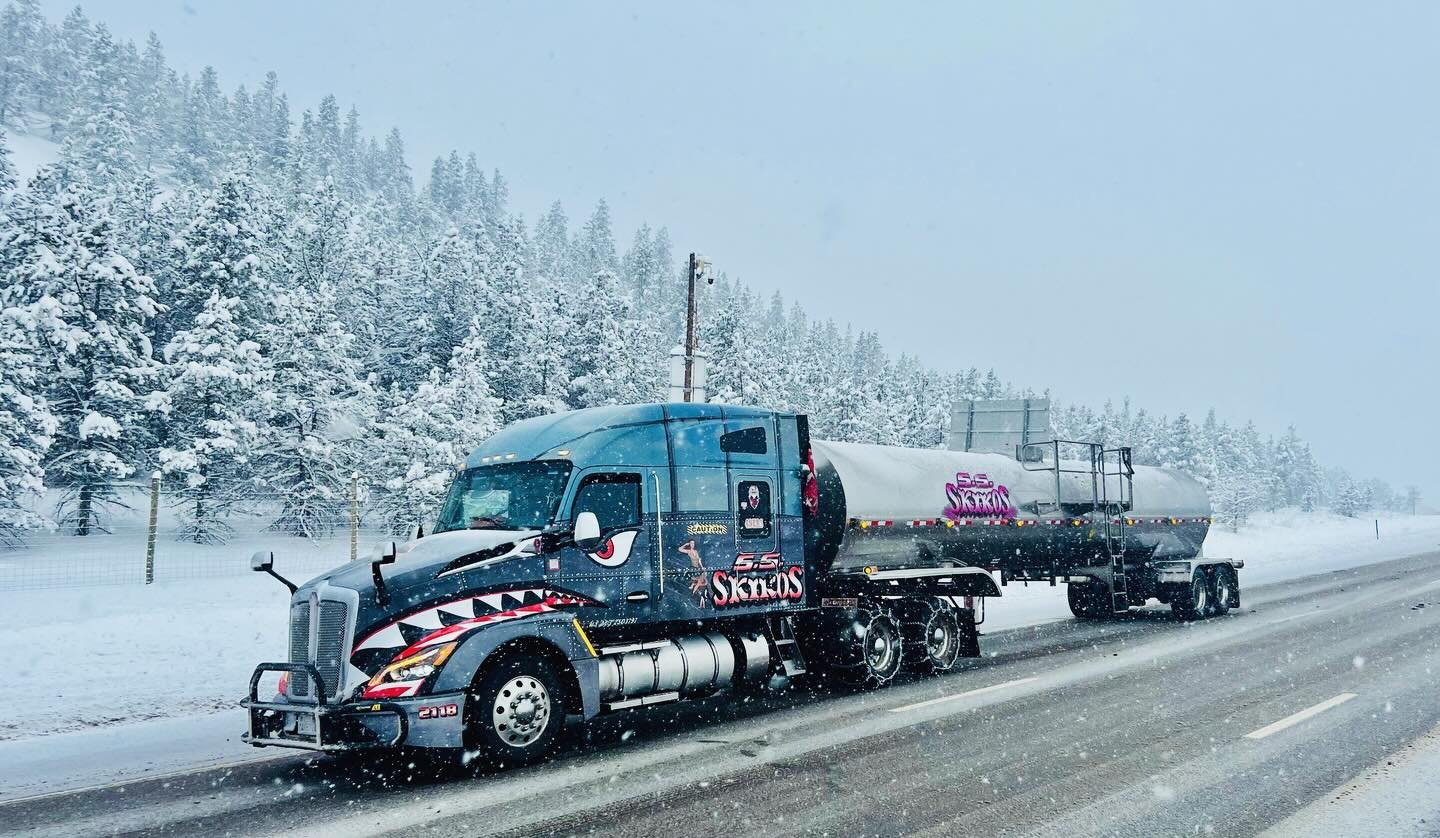 Snow problem. We still roll. ❄️🚛

#skikostrucking #CDLJobs #TruckDrivers #trucker