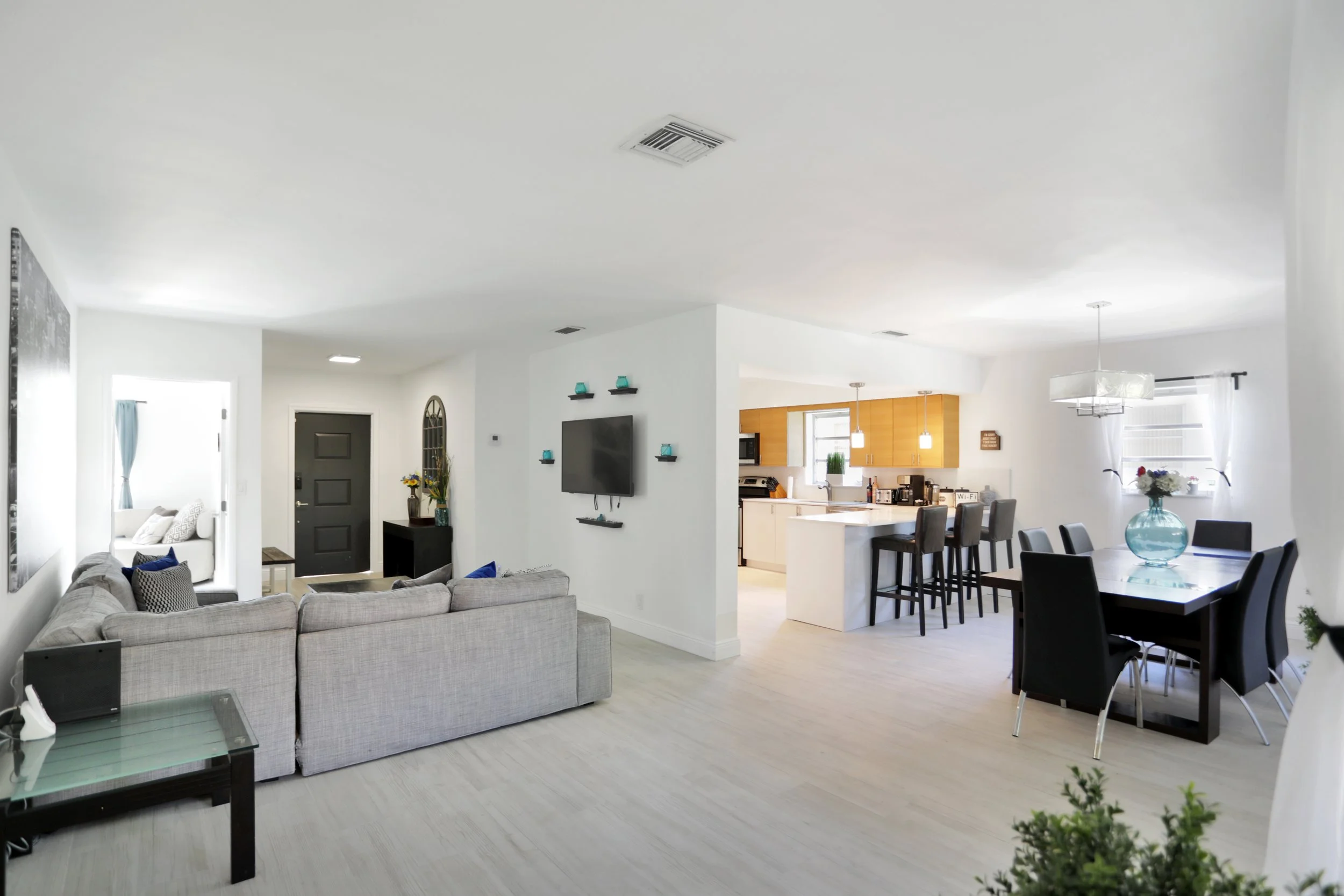 Living Room 4.jpg