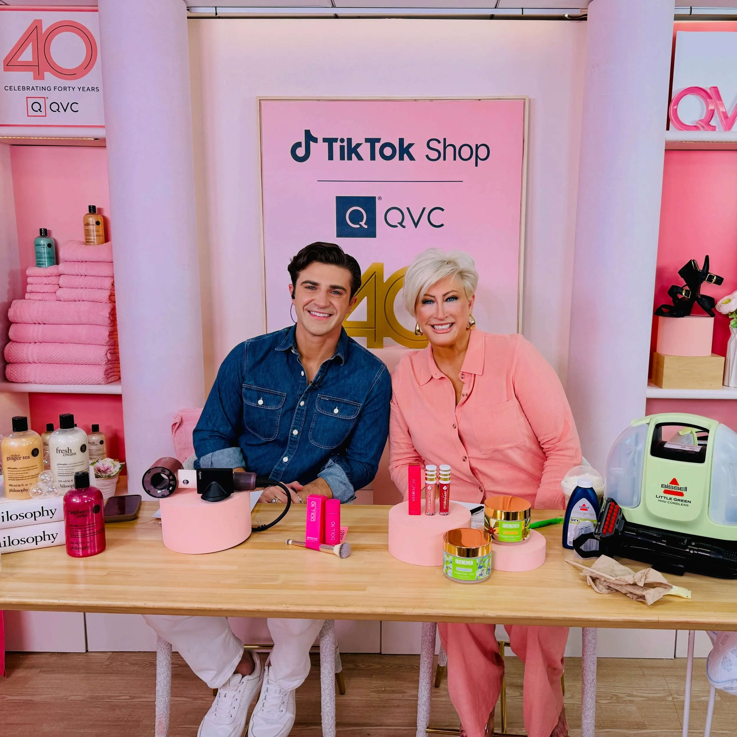 Press days are always extra fun with @johnbattaglieseqvc !! 

Celebrating 40 years of @qvc !!

@bellebykimgravel 
@lwyabrand 

#lwya #lovewhoyouare #kimgravel #liveonpurpose