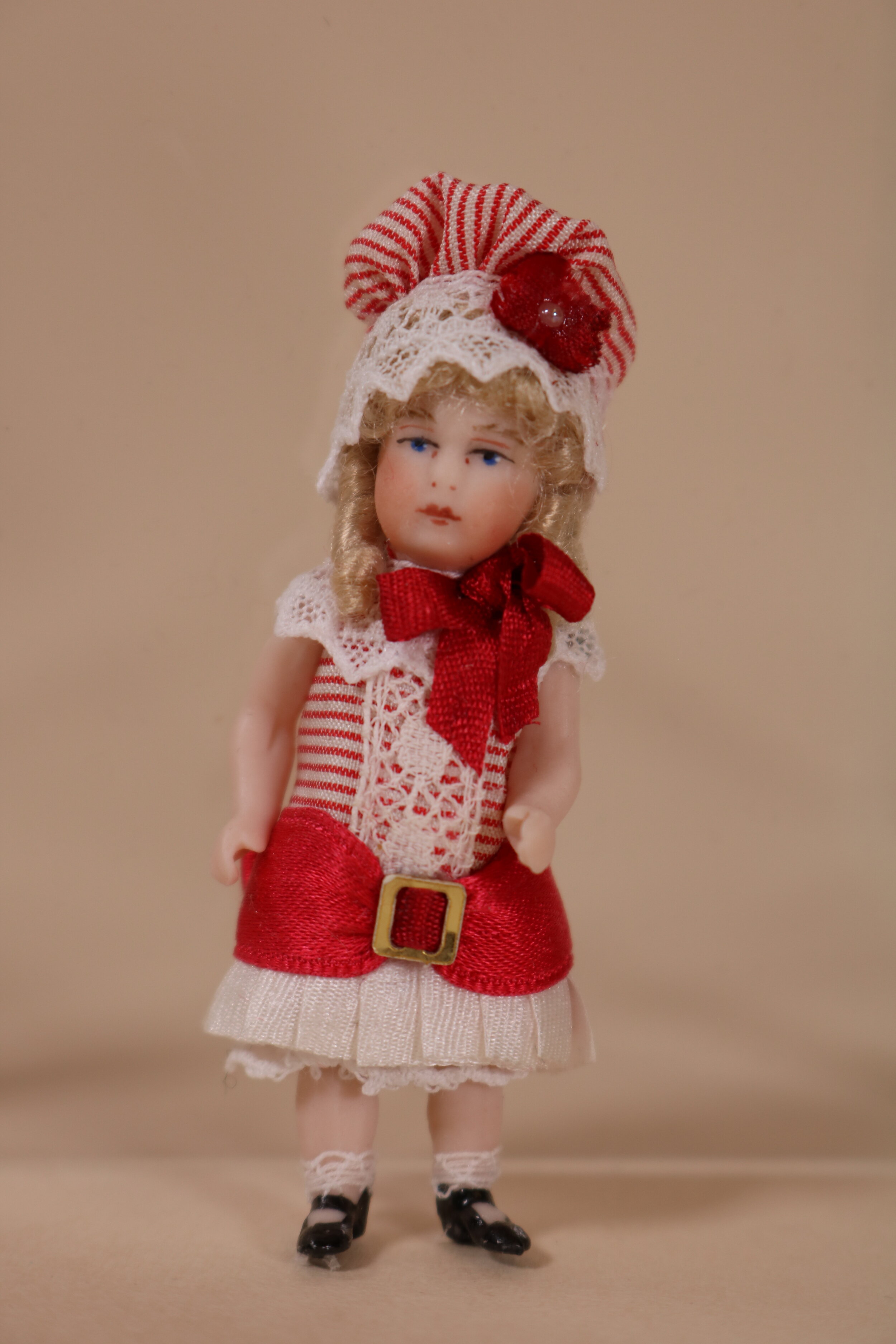 Christmas Mini Jumeau Turn of the Century Antiques6.JPG