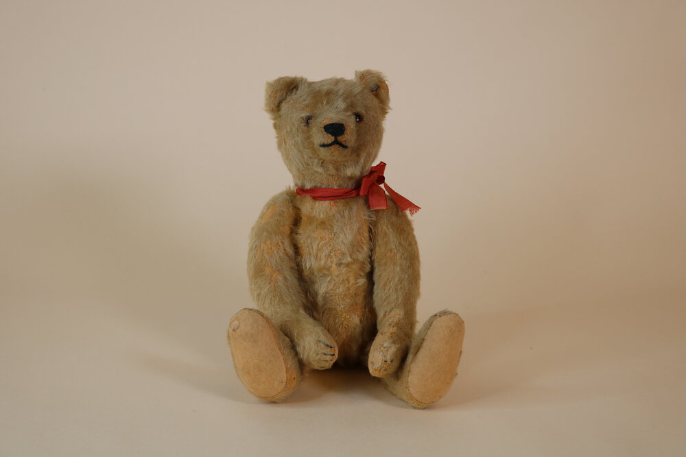 12 Antique Straw Stuffed Steiff Teddy Bear with Button in Ear — Turn of  the Century