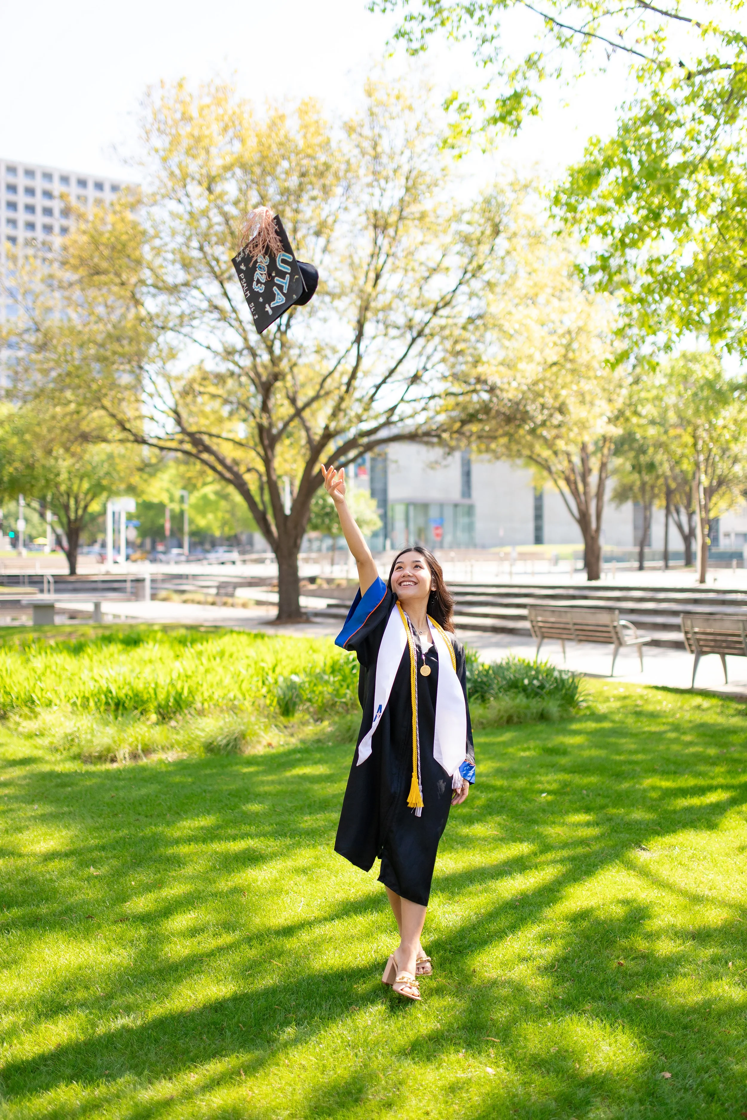 RS_Sui_UTA_GradSession_DFWPhotographer_TeddyGiles-10.jpg