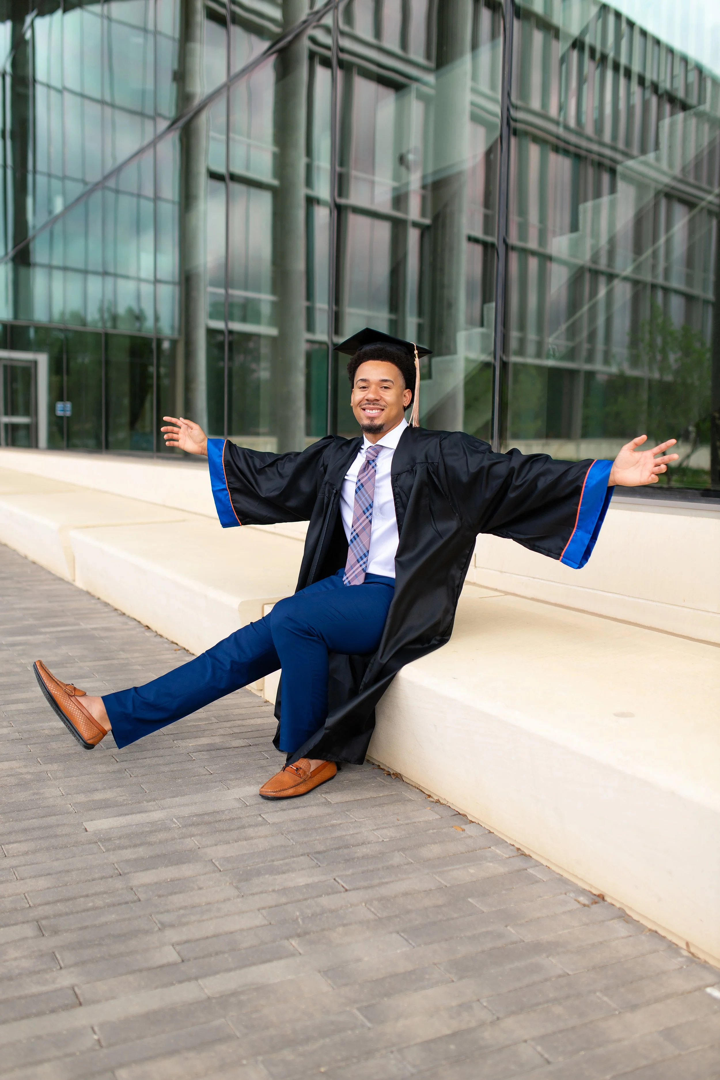 RS_Kyle_UTA_GradSession_DFWPhotographer_TeddyGiles-25.jpg