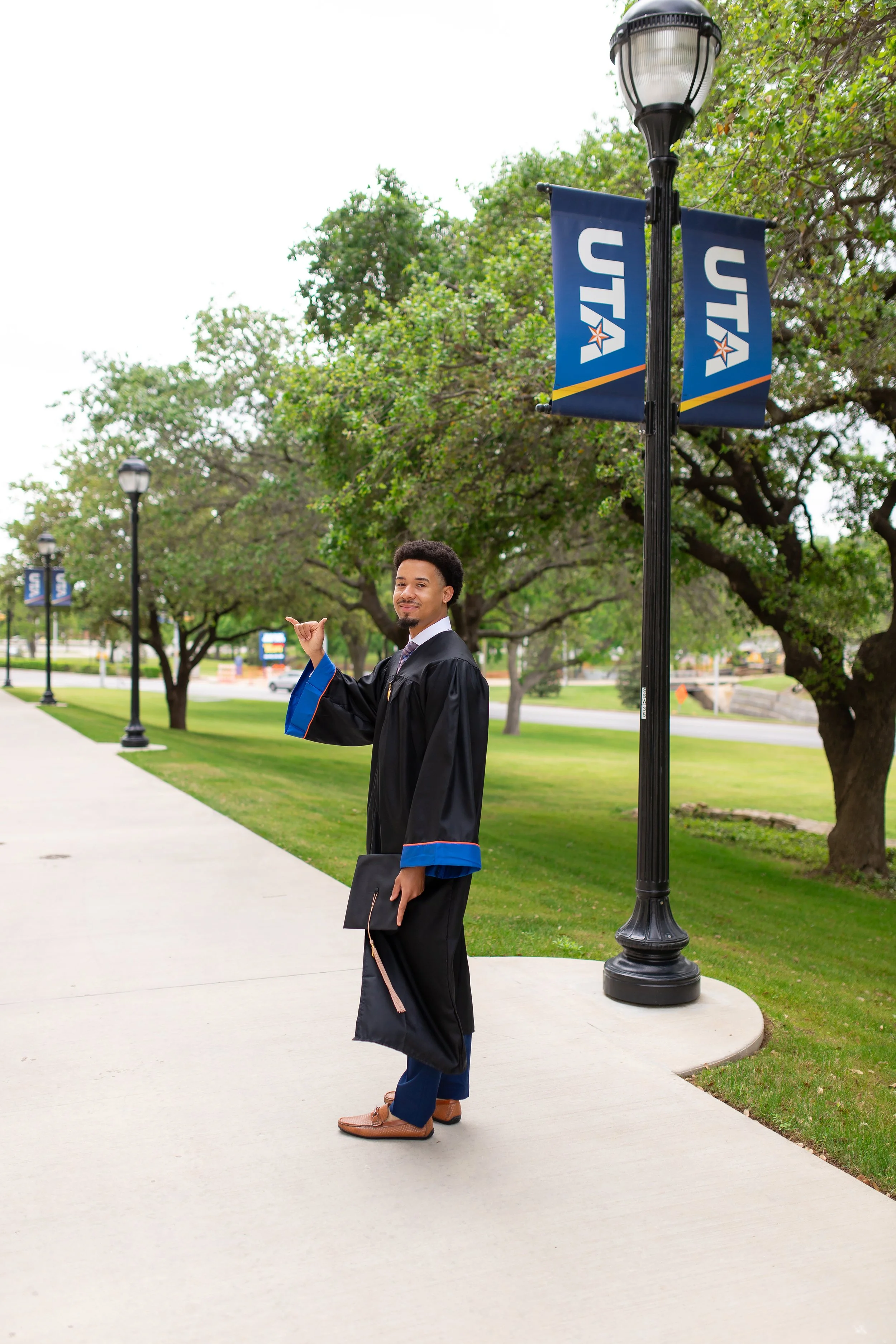 RS_Kyle_UTA_GradSession_DFWPhotographer_TeddyGiles-28.jpg