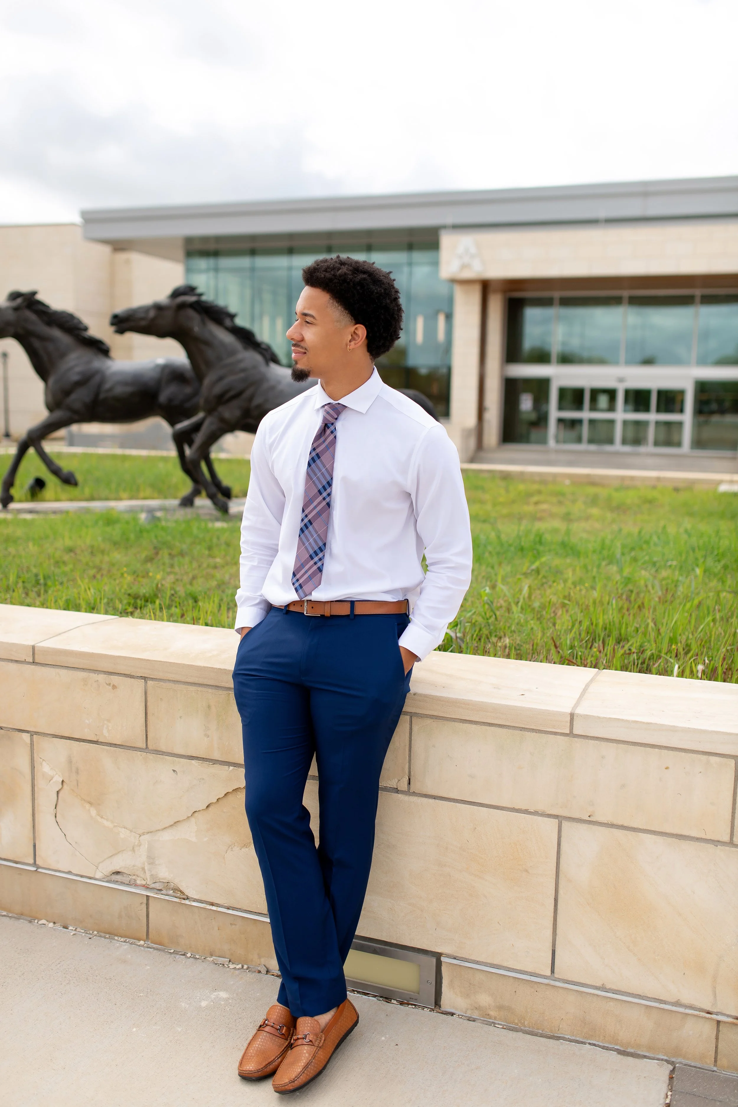 RS_Kyle_UTA_GradSession_DFWPhotographer_TeddyGiles-36.jpg
