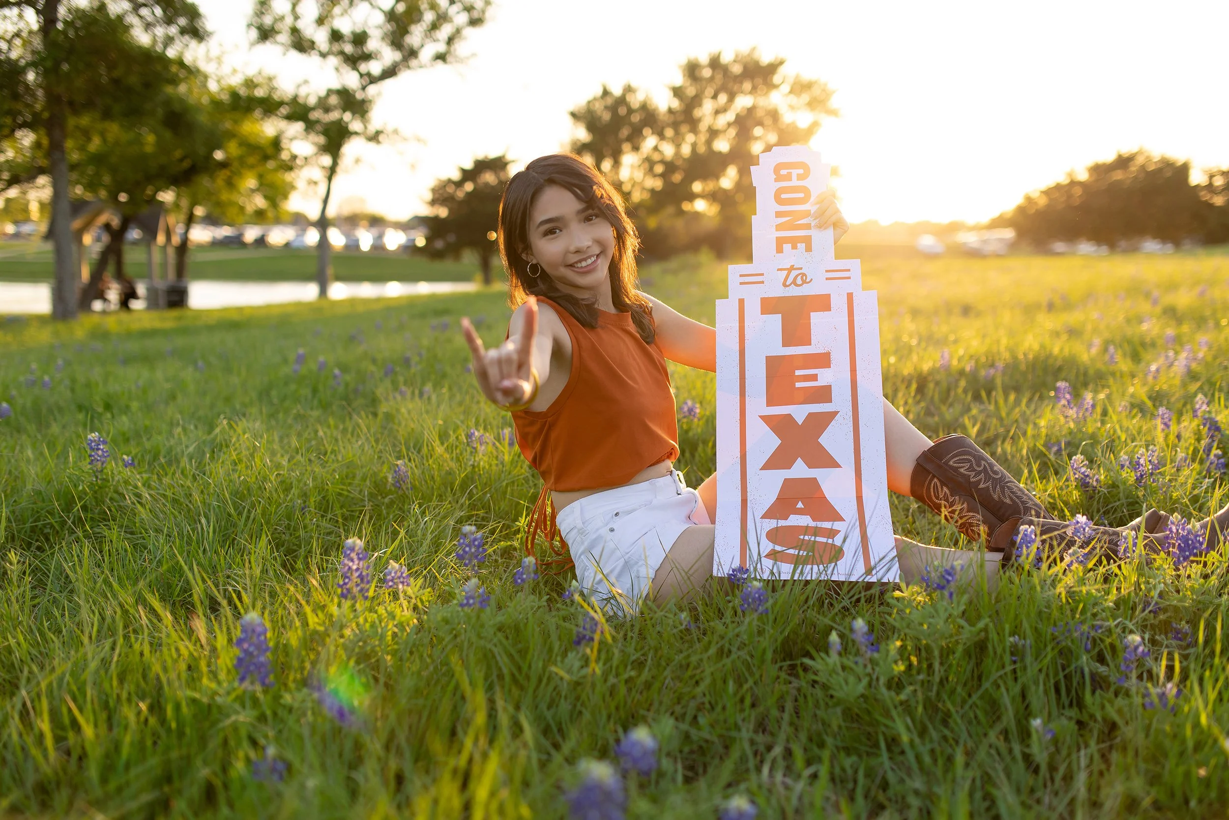 RS_Alana_SeniorSession_BluebonnetField_DFWPhotographer_TeddyGiles-37.jpg