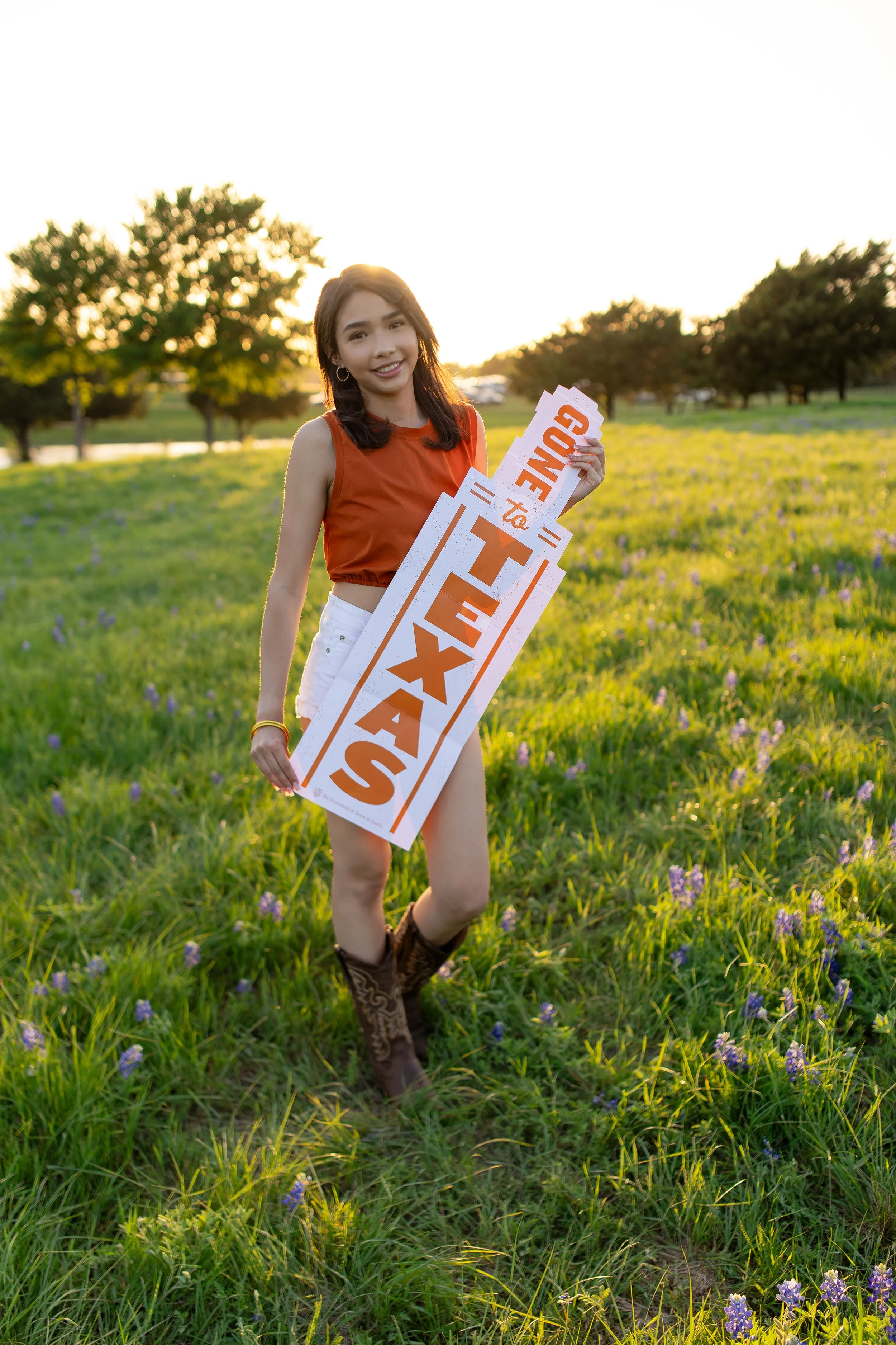 RS_Alana_SeniorSession_BluebonnetField_DFWPhotographer_TeddyGiles-36.jpg