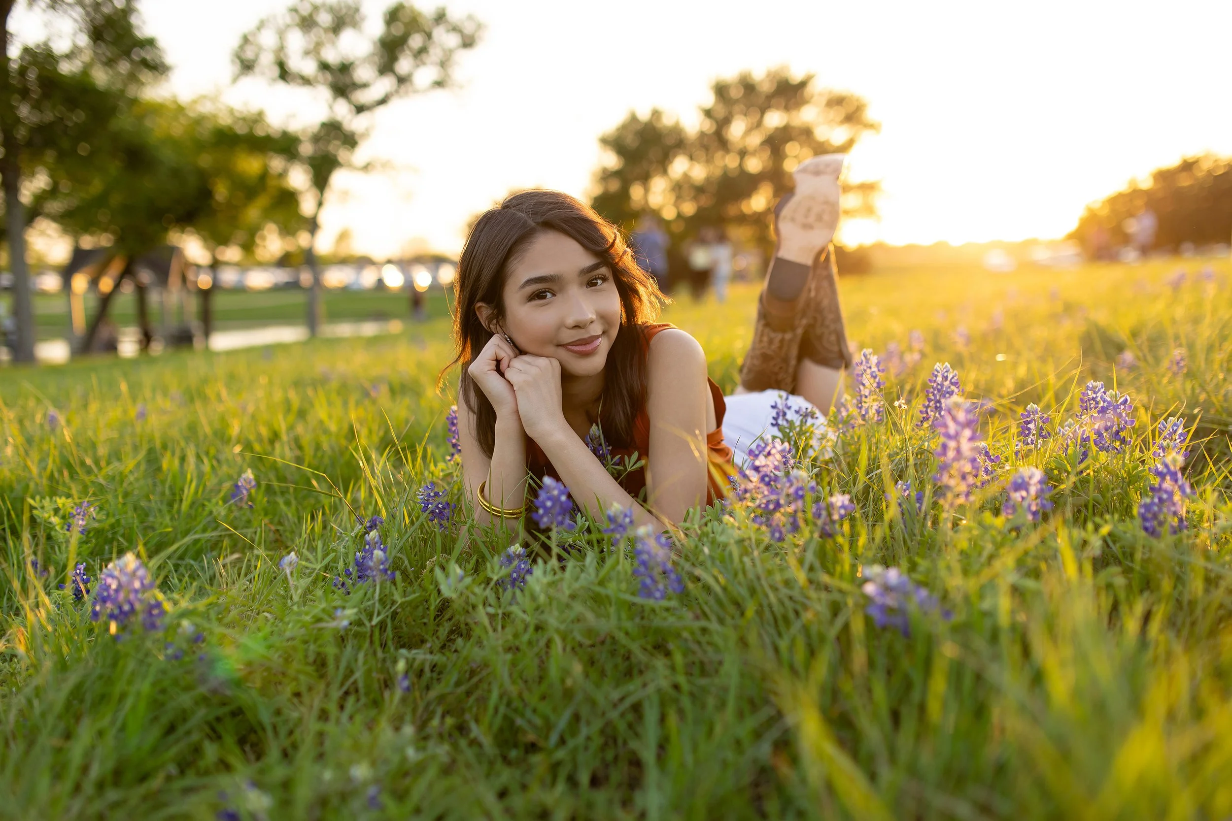RS_Alana_SeniorSession_BluebonnetField_DFWPhotographer_TeddyGiles-40.jpg