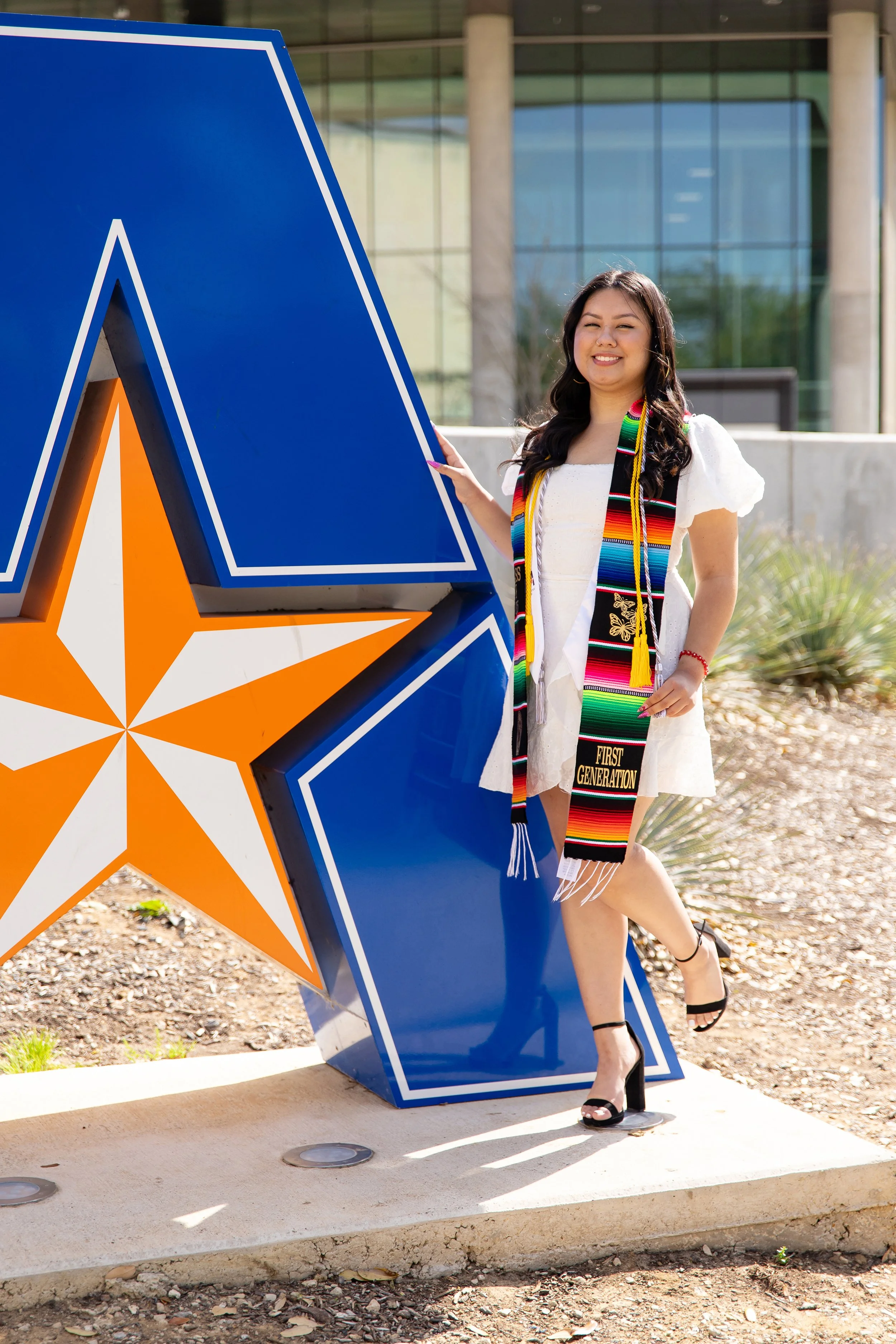 RS_Elena_UTA_GradSession_DFWPhotographer_TeddyGiles-6.jpg