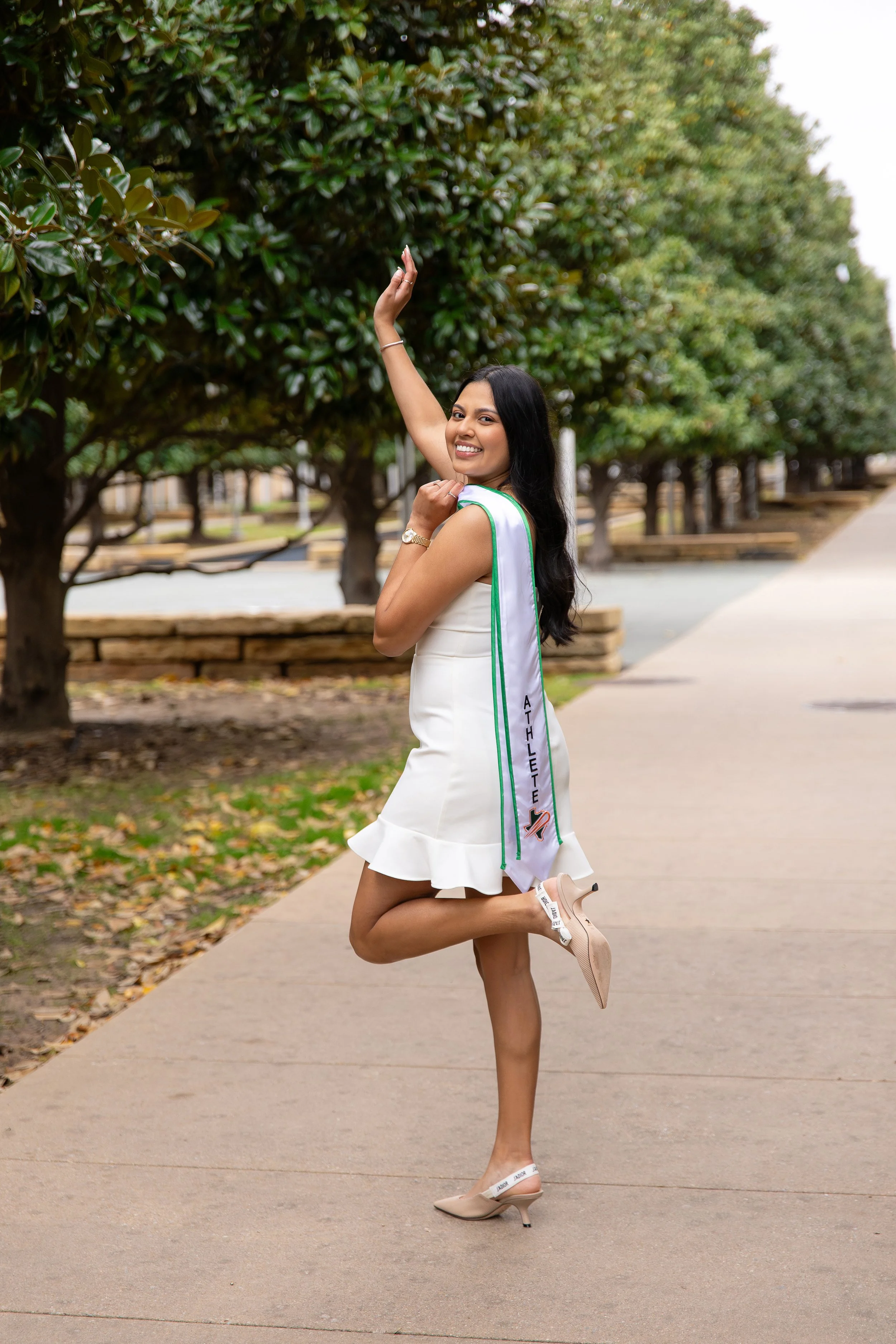 RS_Erin_UTD_GradSession_DFWPhotographer_TeddyGiles-8.jpg