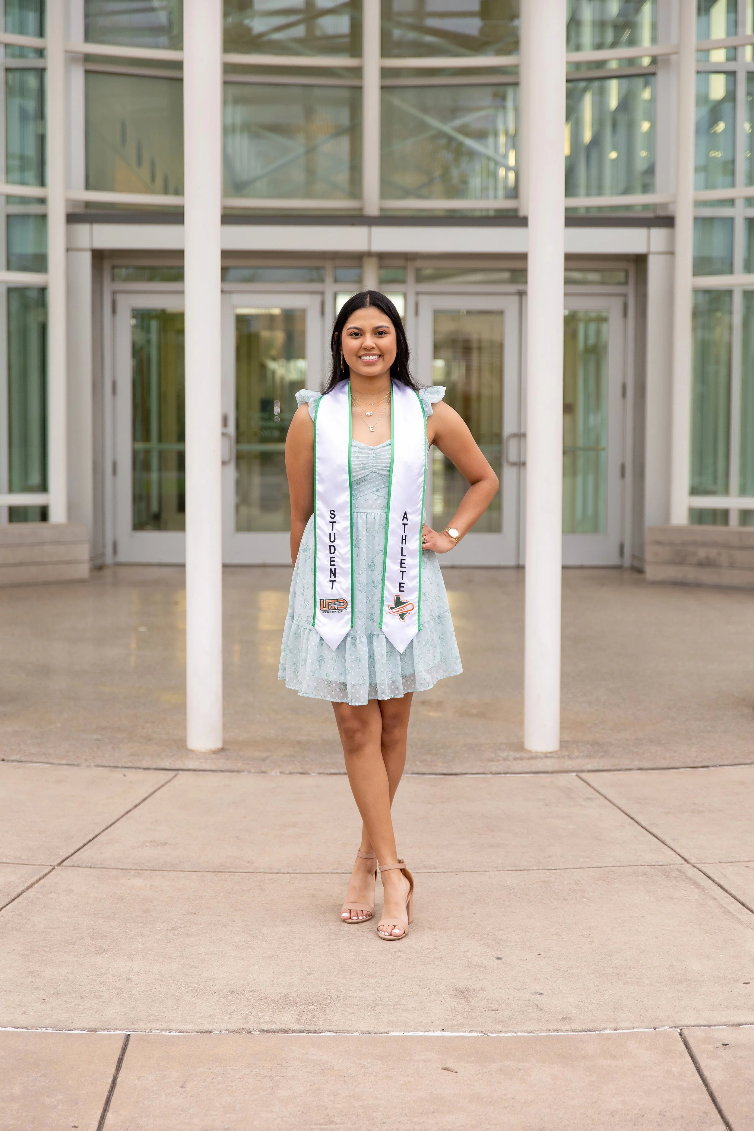 RS_Erin_UTD_GradSession_DFWPhotographer_TeddyGiles-19.jpg