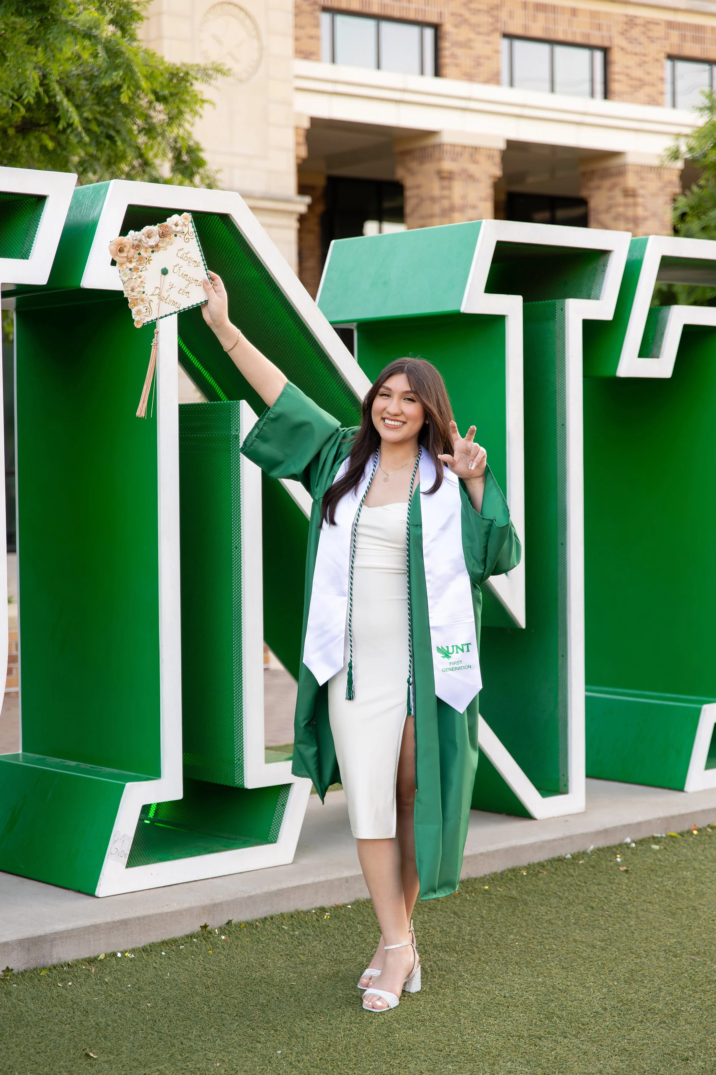RS_Thania_UNT_GradSession_DFWPhotographer_TeddyGiles-18.jpg