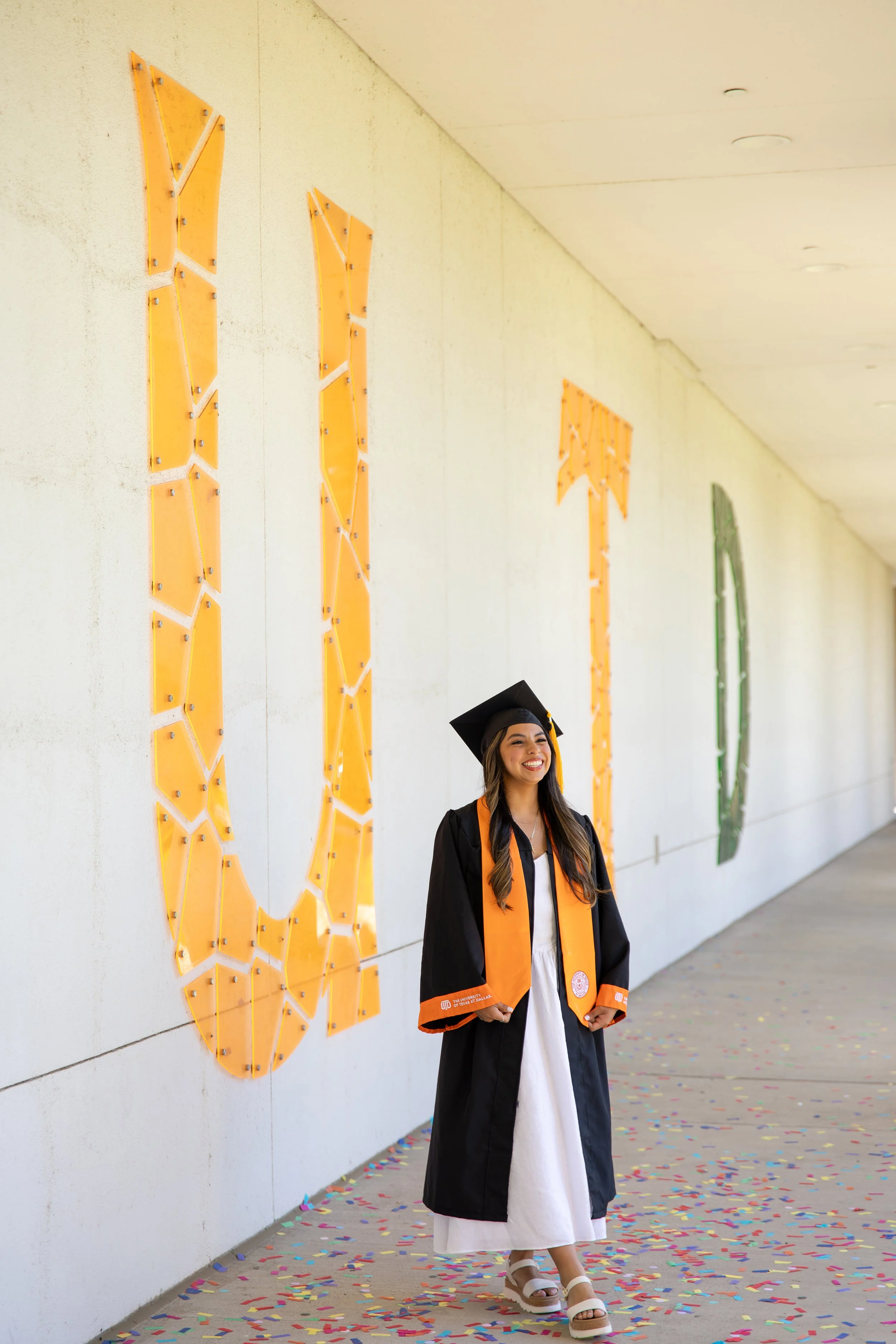 RS_Laura_UTD_GradSession_DFWPhotographer_TeddyGiles-11.jpg