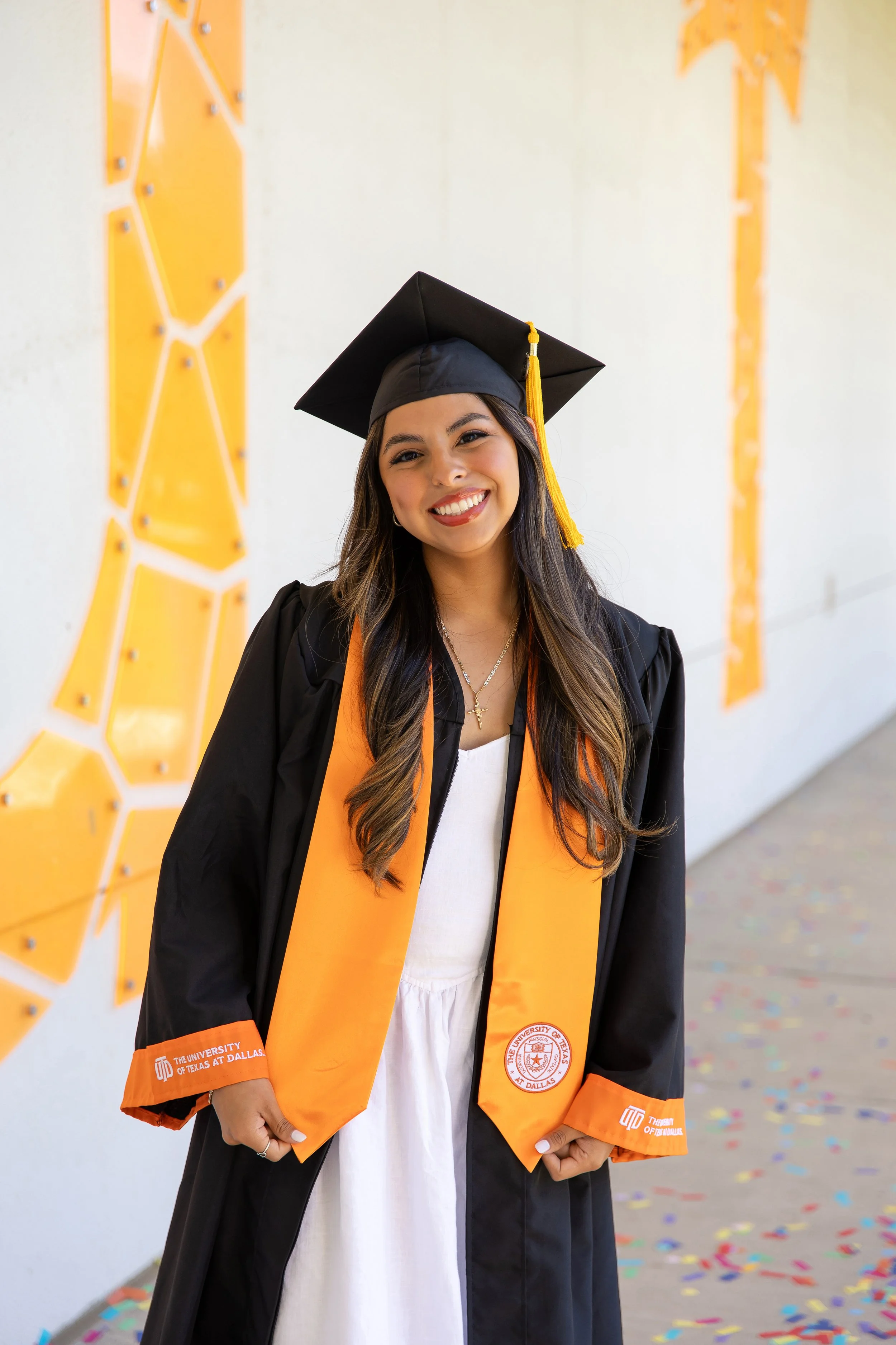 RS_Laura_UTD_GradSession_DFWPhotographer_TeddyGiles-14.jpg