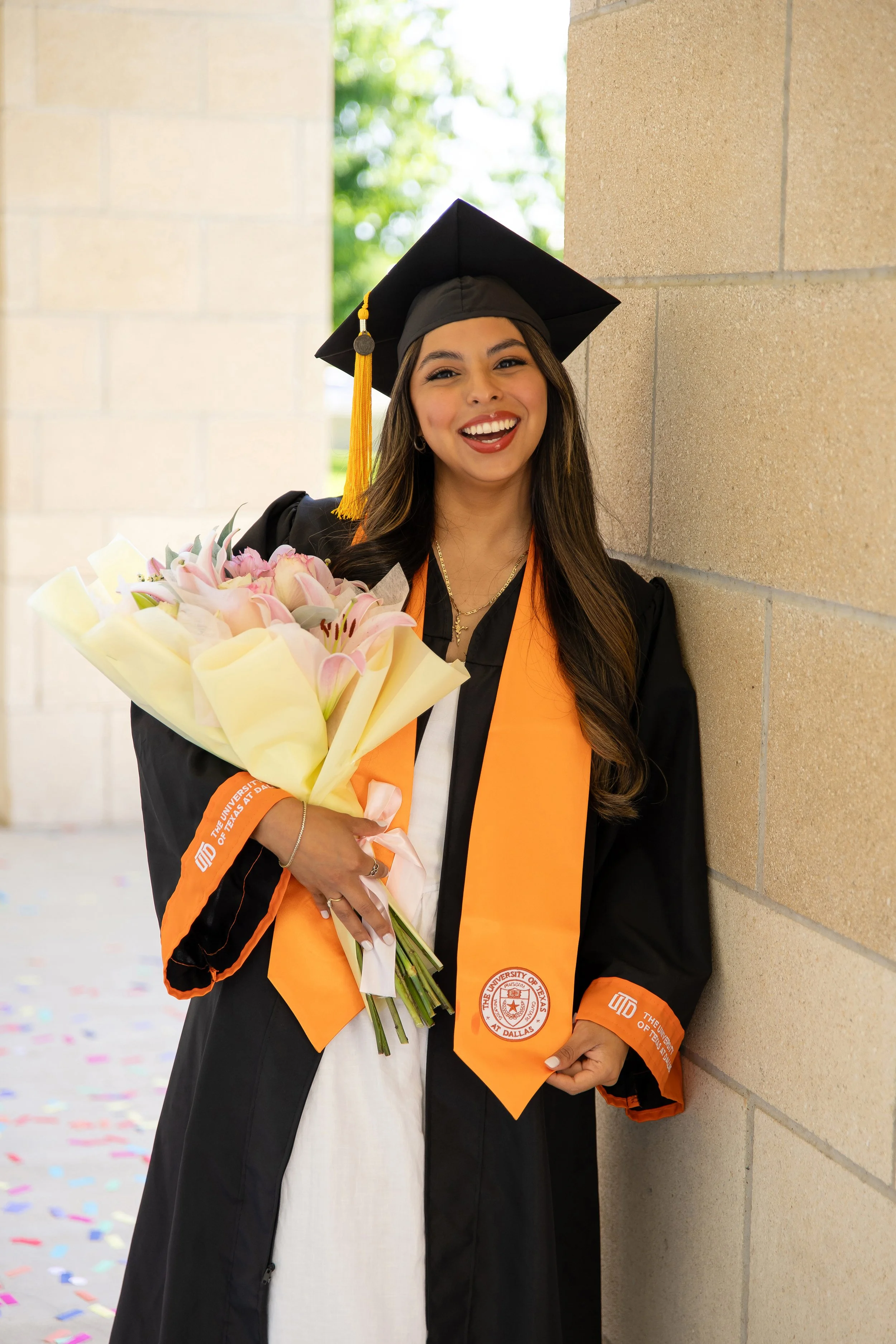 RS_Laura_UTD_GradSession_DFWPhotographer_TeddyGiles-19.jpg