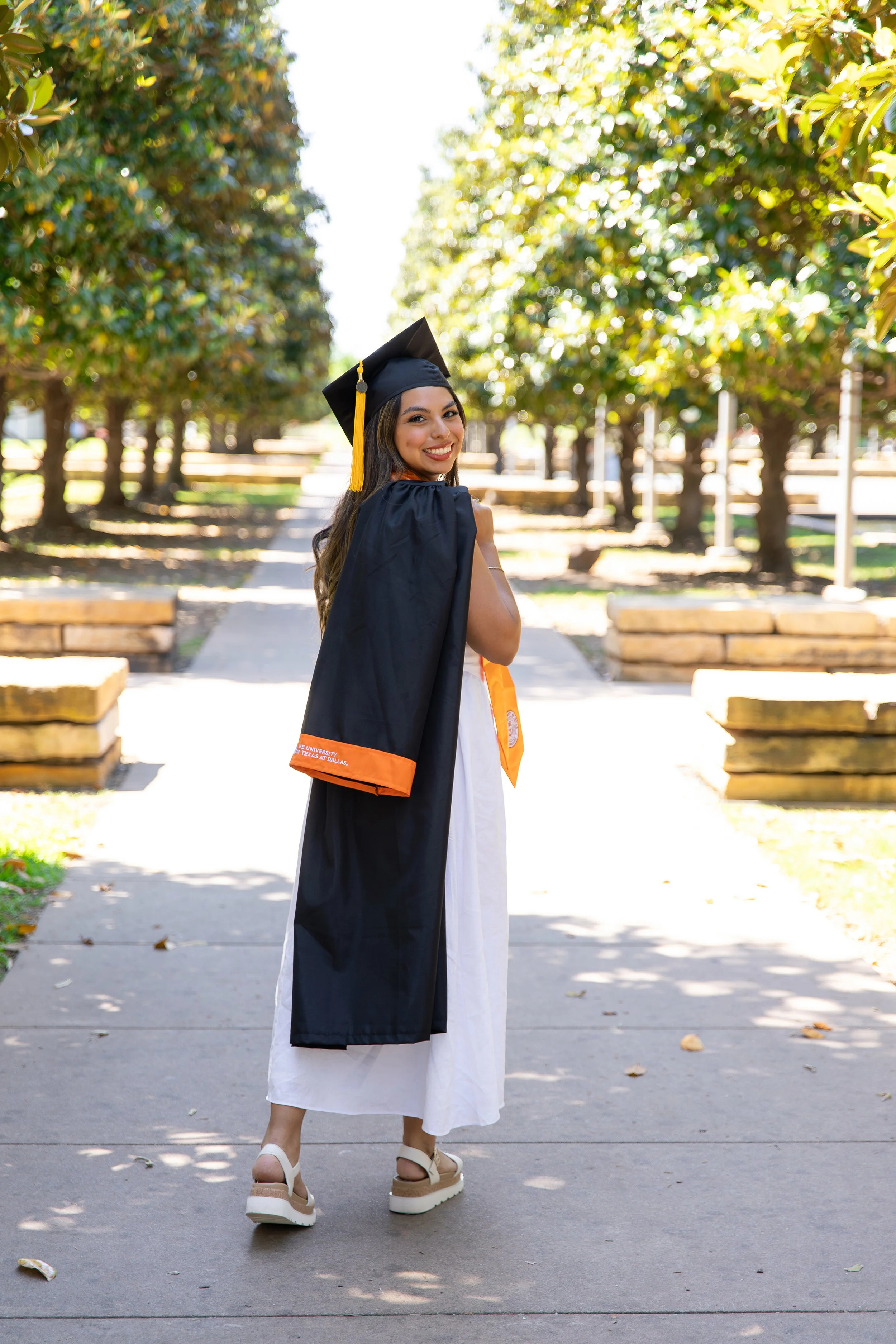 RS_Laura_UTD_GradSession_DFWPhotographer_TeddyGiles-25.jpg