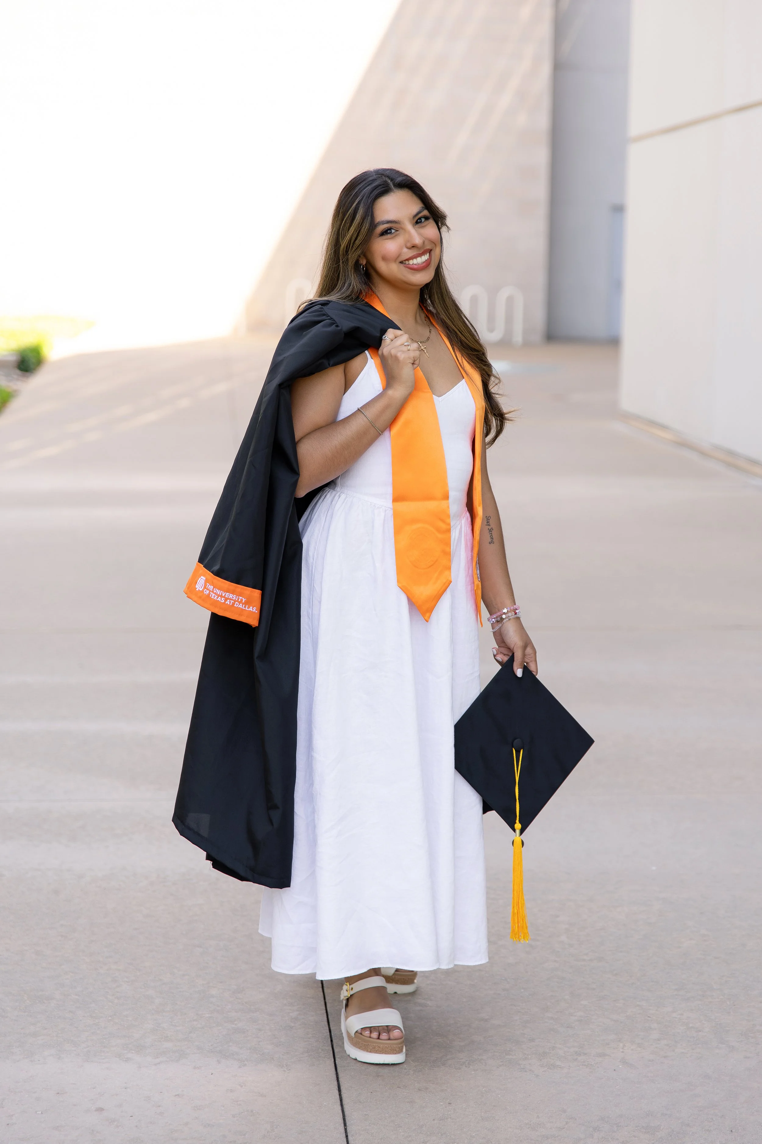 RS_Laura_UTD_GradSession_DFWPhotographer_TeddyGiles-27.jpg