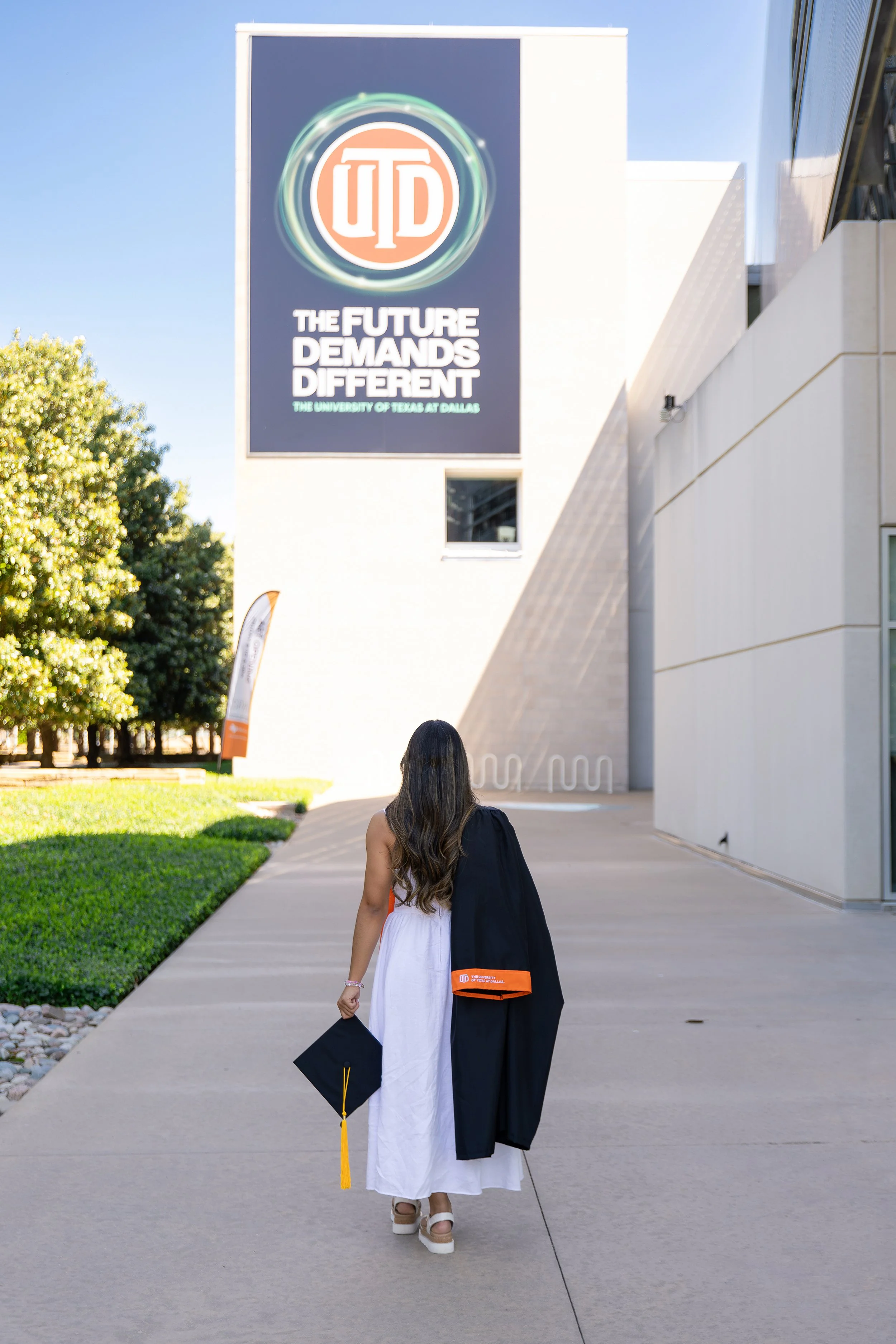 RS_Laura_UTD_GradSession_DFWPhotographer_TeddyGiles-28.jpg