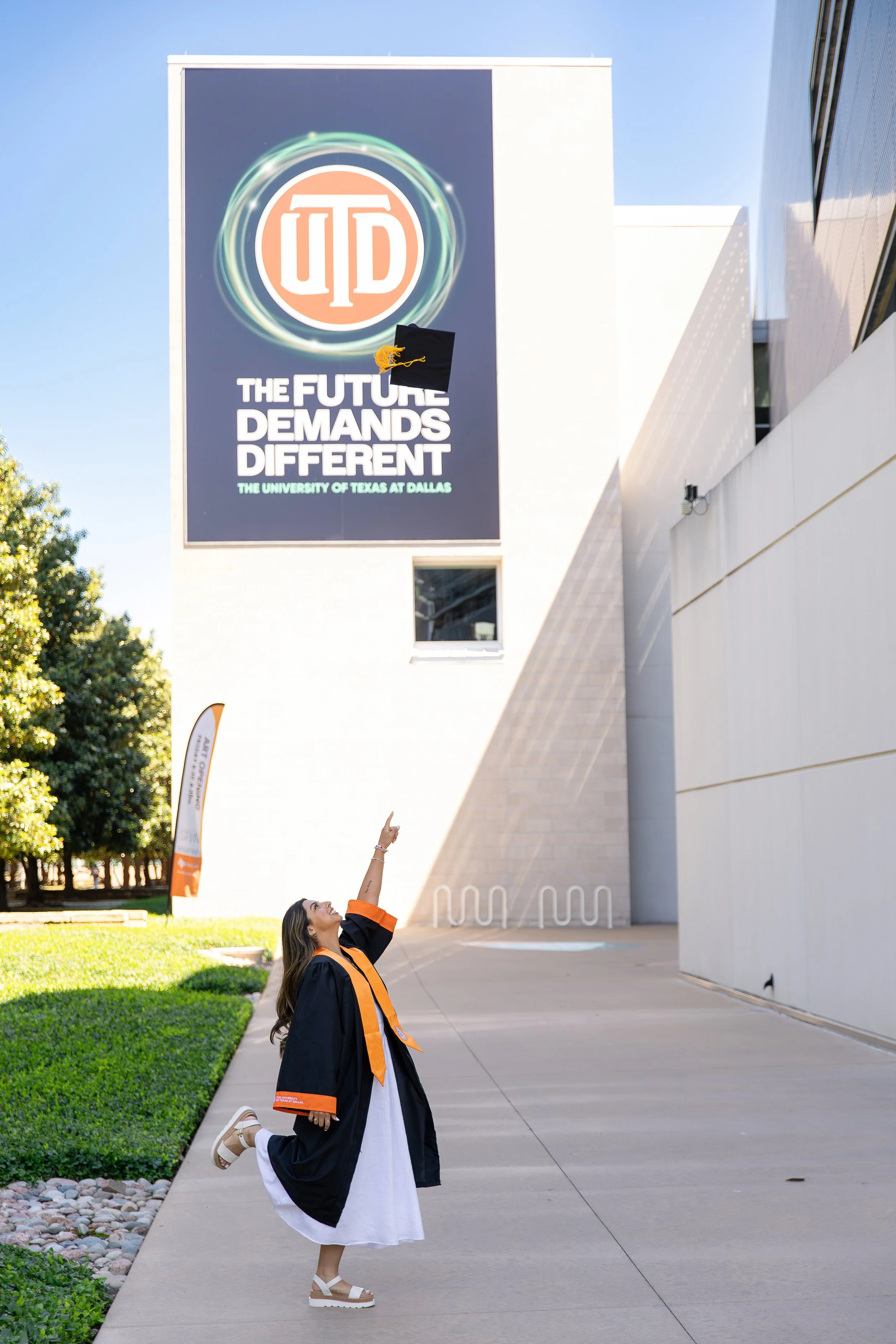 RS_Laura_UTD_GradSession_DFWPhotographer_TeddyGiles-29.jpg