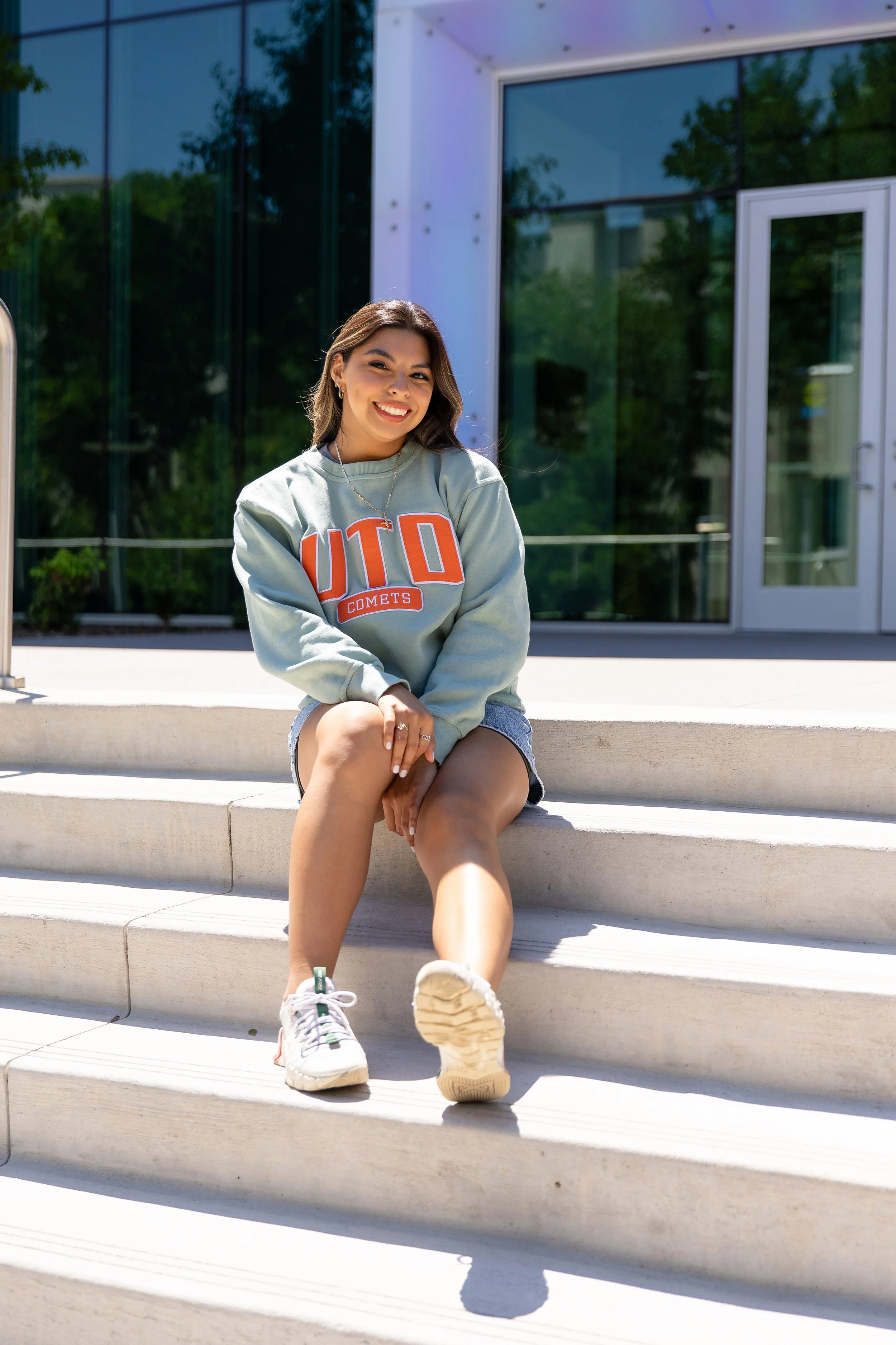 RS_Laura_UTD_GradSession_DFWPhotographer_TeddyGiles-30.jpg