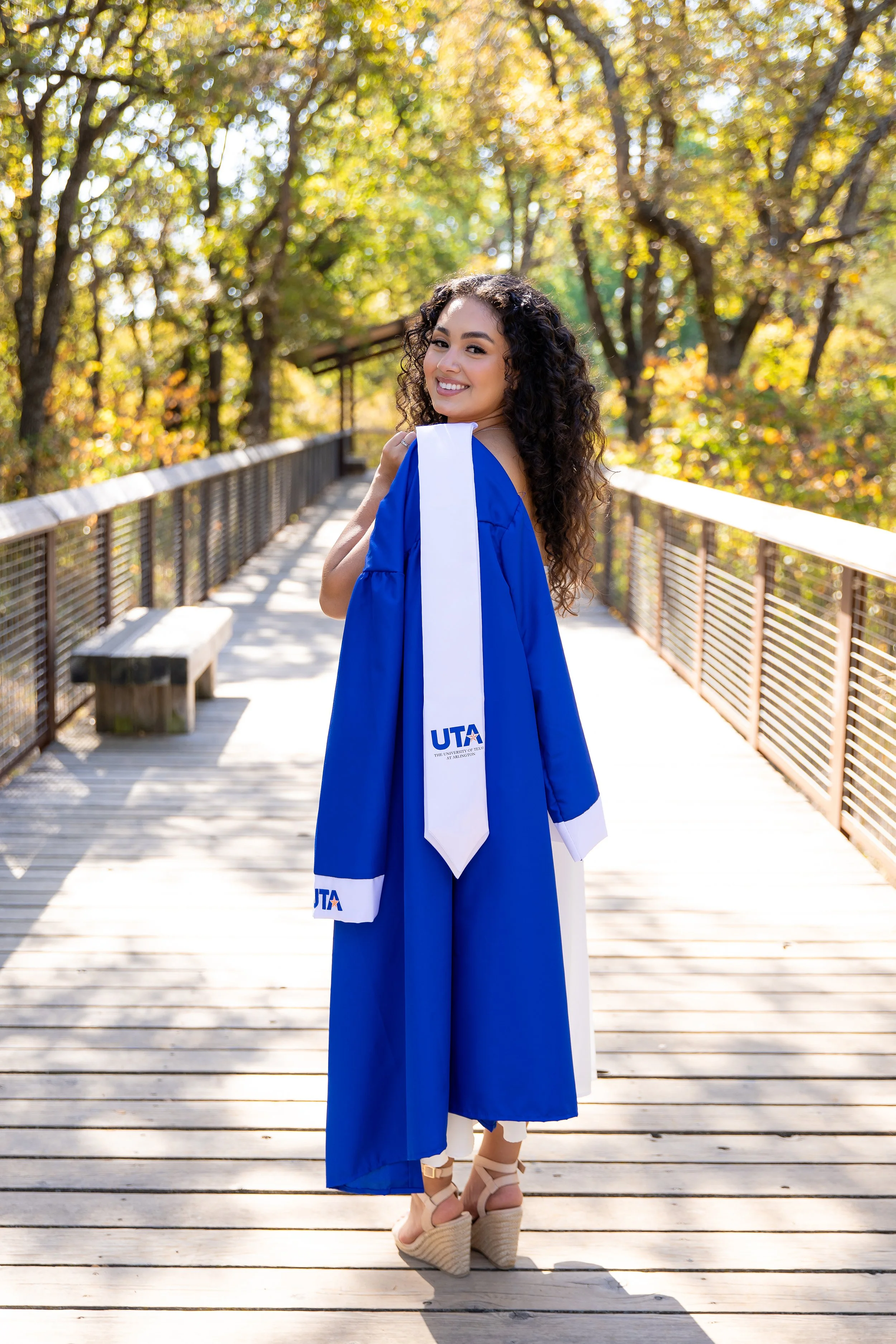 RS_Isa_UTA_GradSession_DFWPhotographer_TeddyGiles-36.jpg