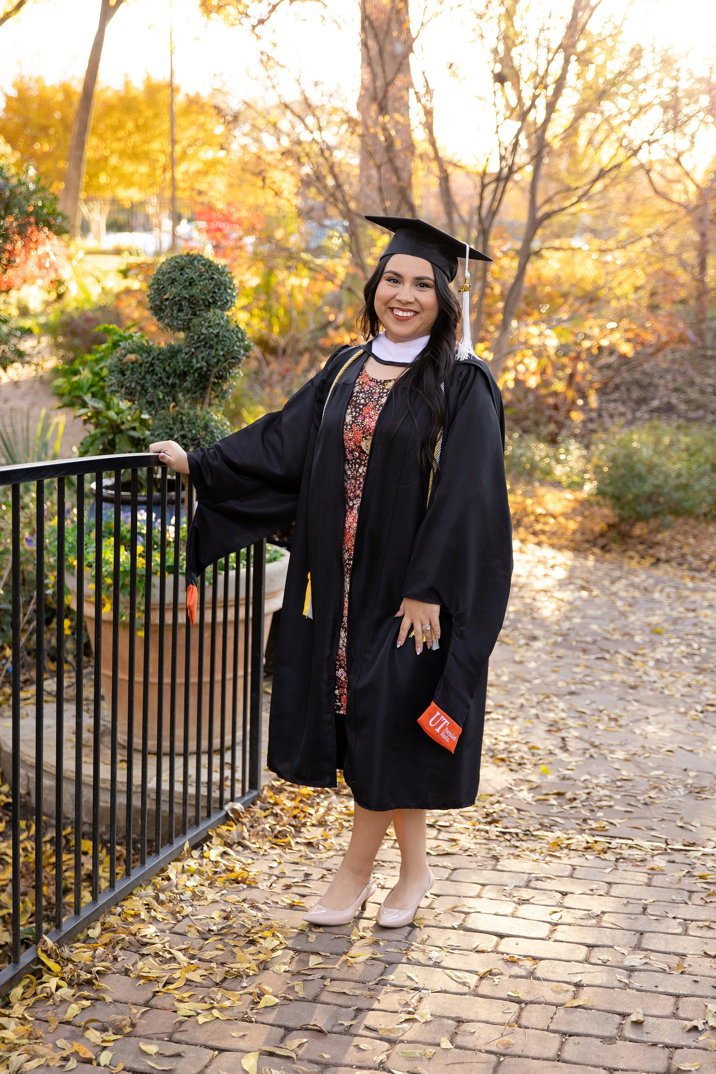 RS_Sabrina_UTPB_GradSession_DFWPhotographer_TeddyGiles-10.jpg