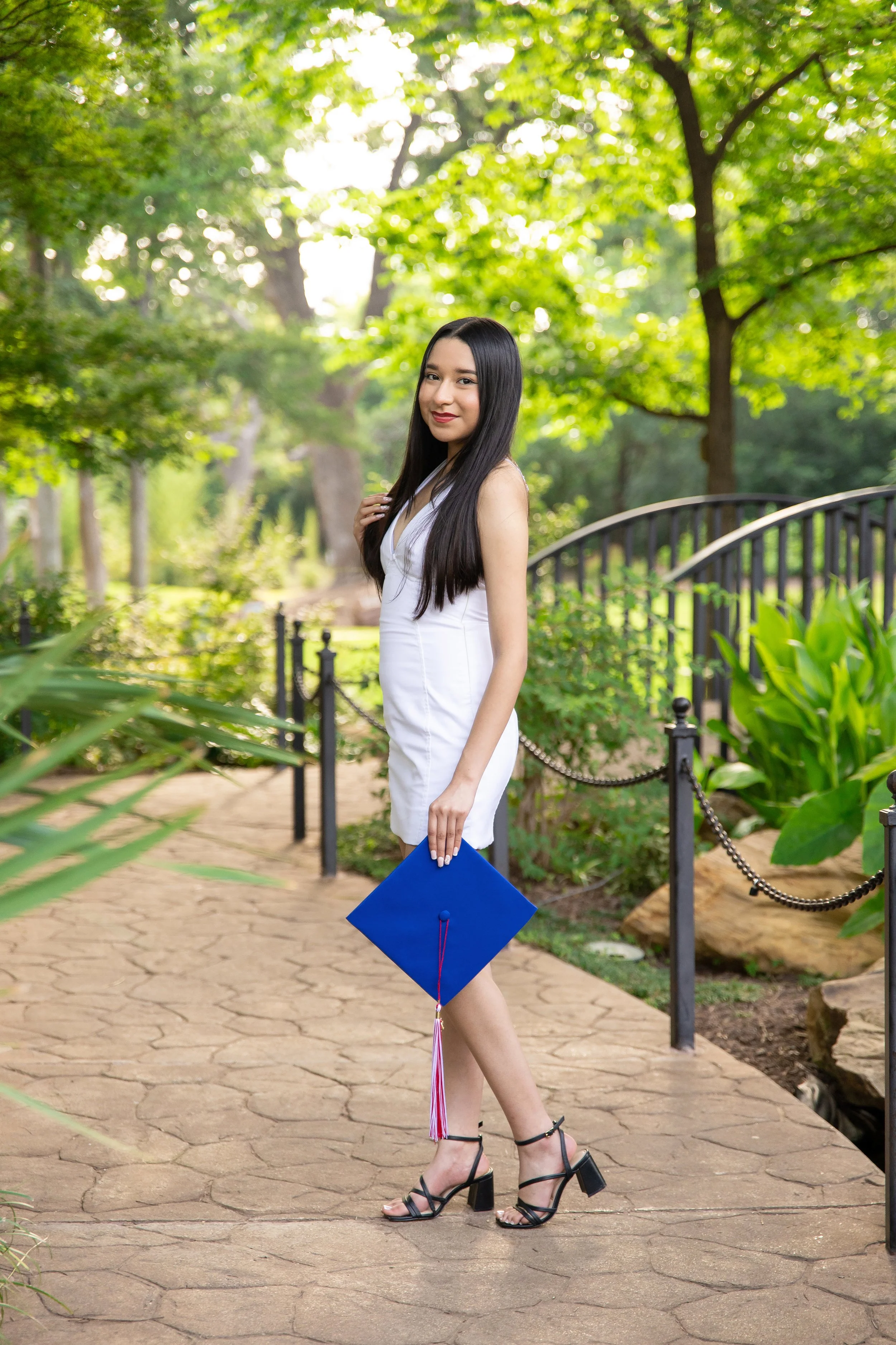 RS_Melissa_SeniorSession_GrapevineBotanicalGardens_DFWPhotographer_TeddyGiles-4.jpg