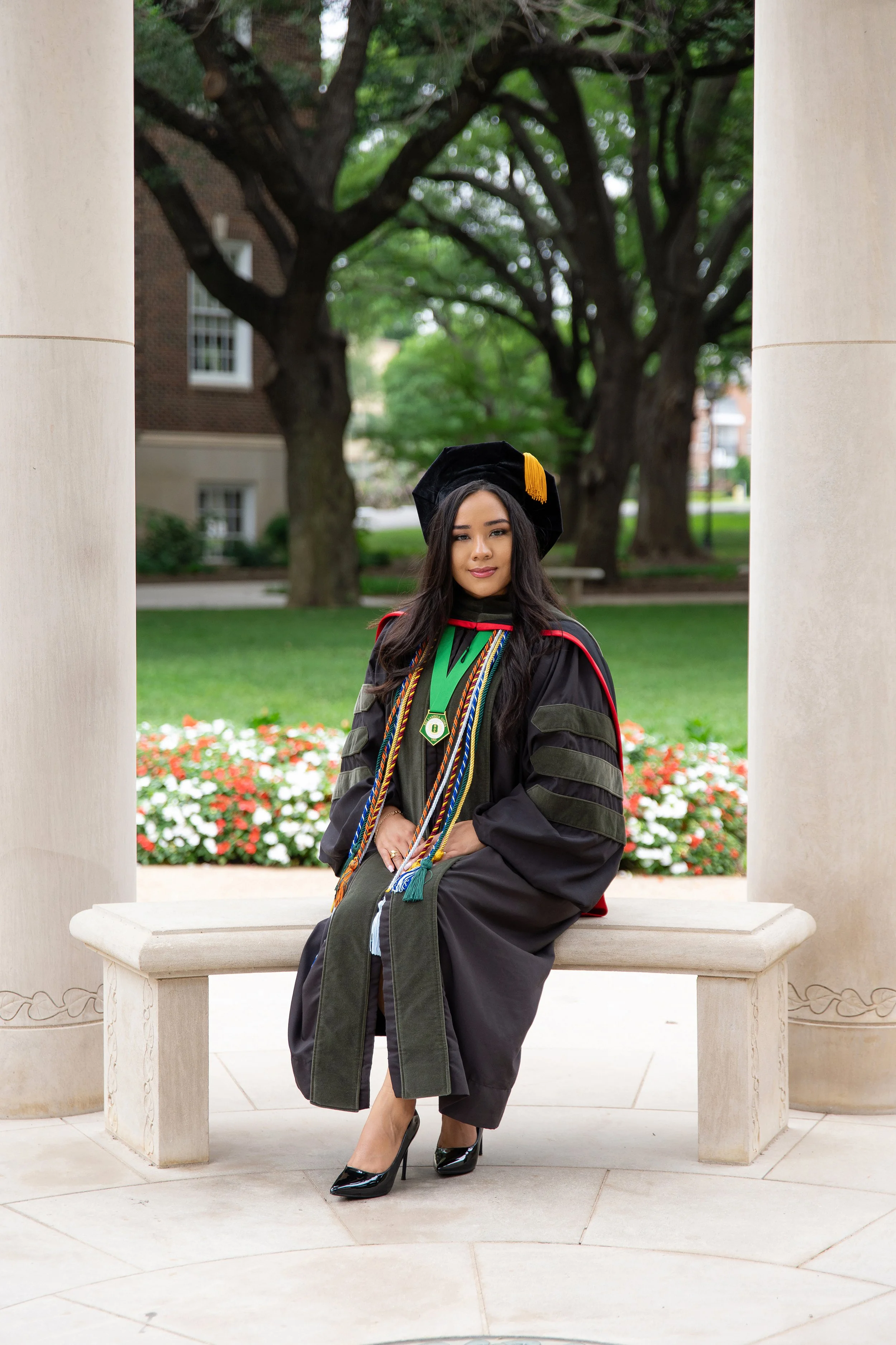 RS_Brenda_SMU_GradSession_DFWPhotographer_TeddyGiles-36.jpg