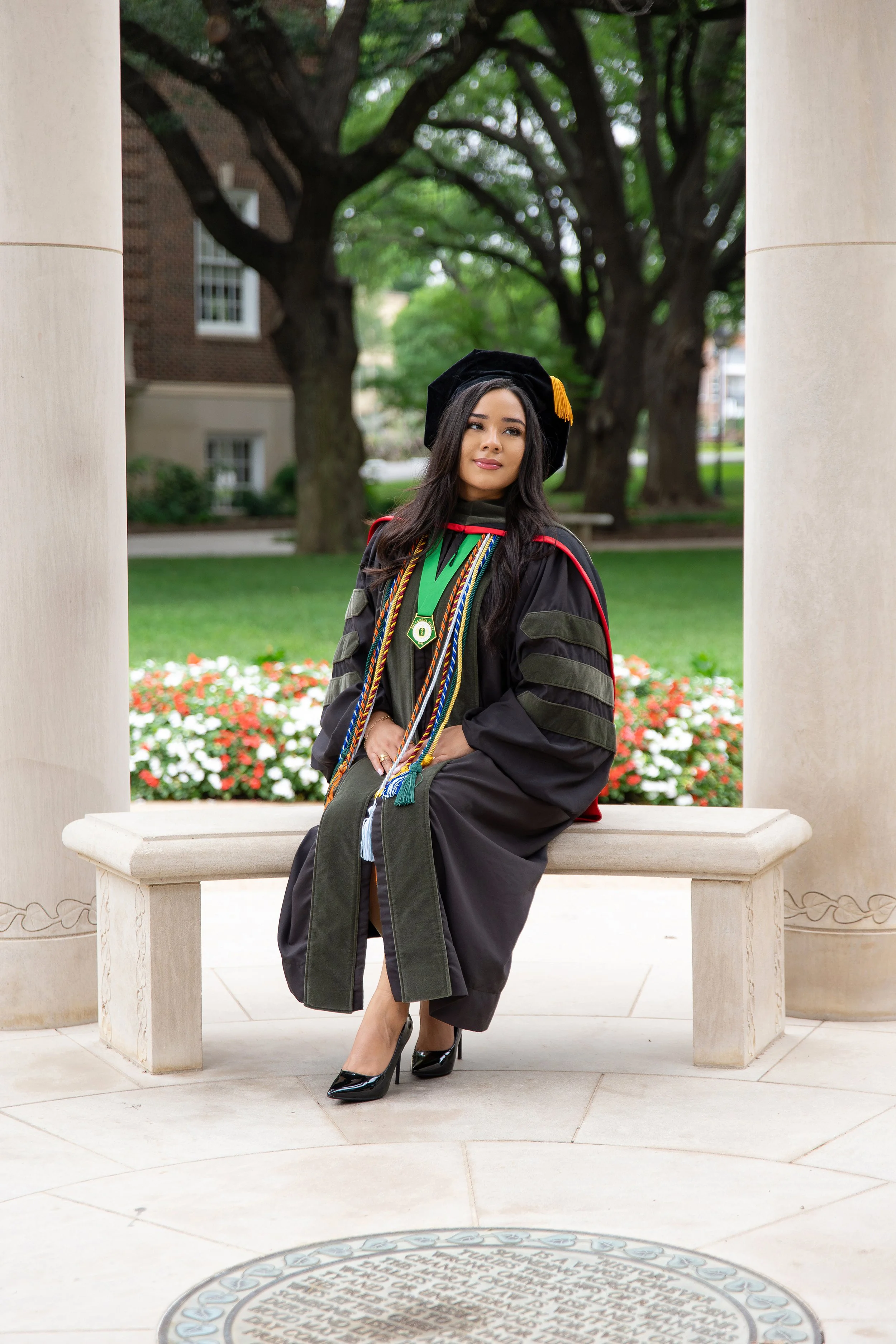 RS_Brenda_SMU_GradSession_DFWPhotographer_TeddyGiles-37.jpg