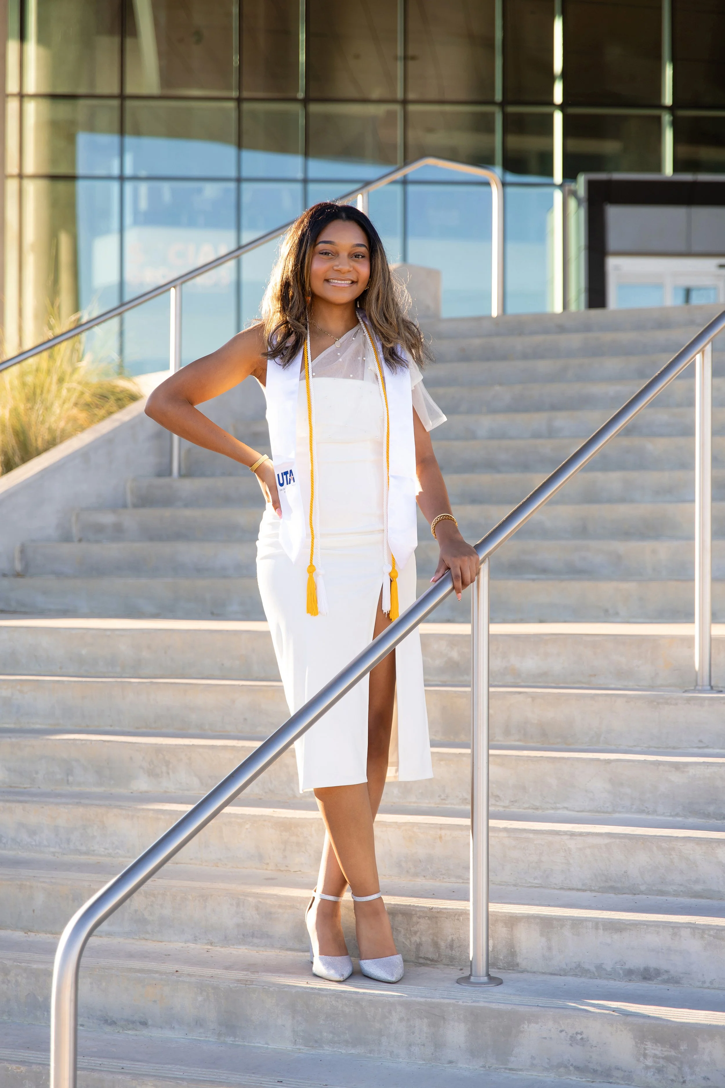 RS_Taylor_UTA_GradSession_DFWPhotographer_TeddyGiles-19.jpg