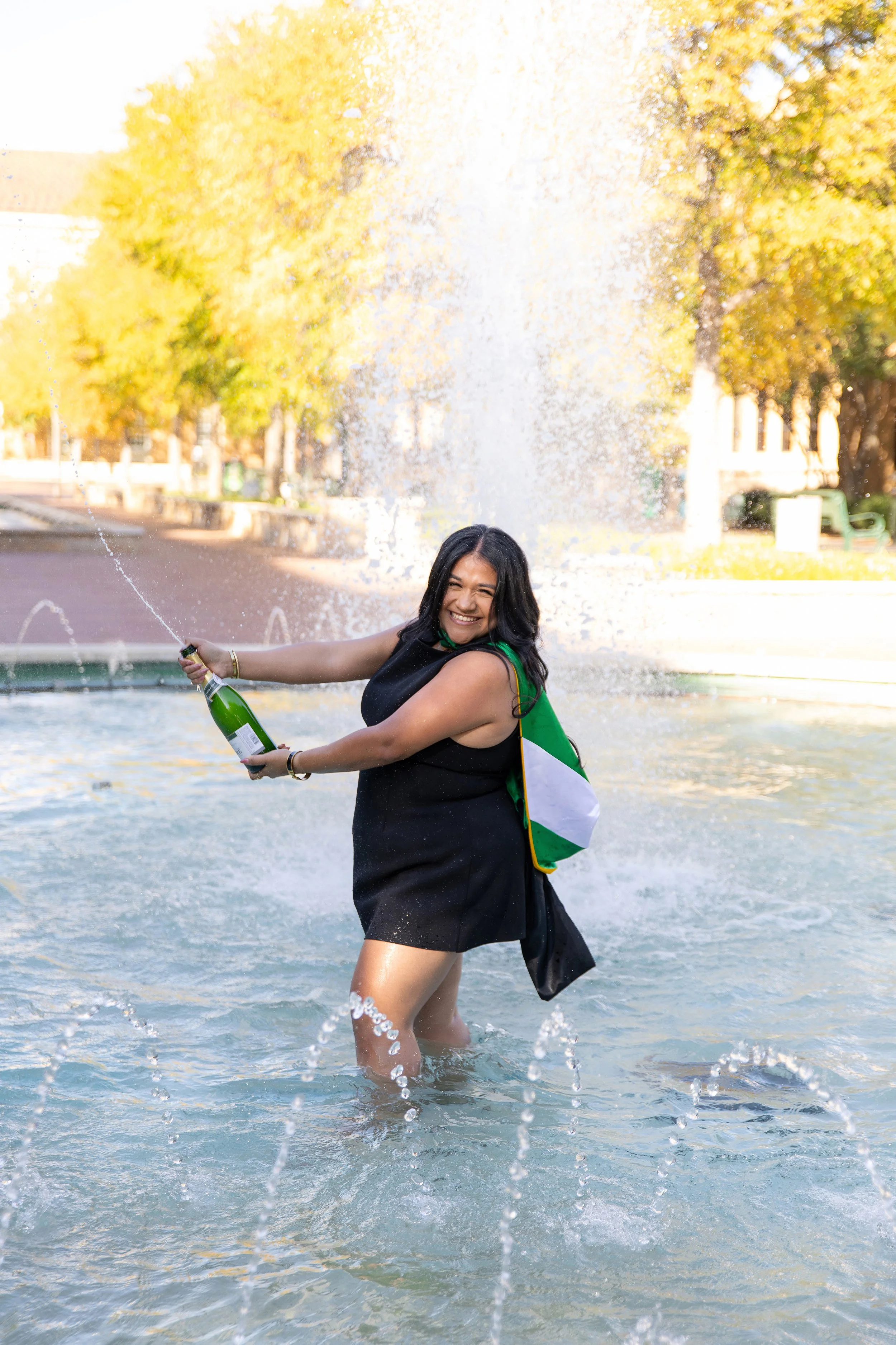 RS_Karen_UNT_GradSession_DFWPhotographer_TeddyGiles-97.jpg
