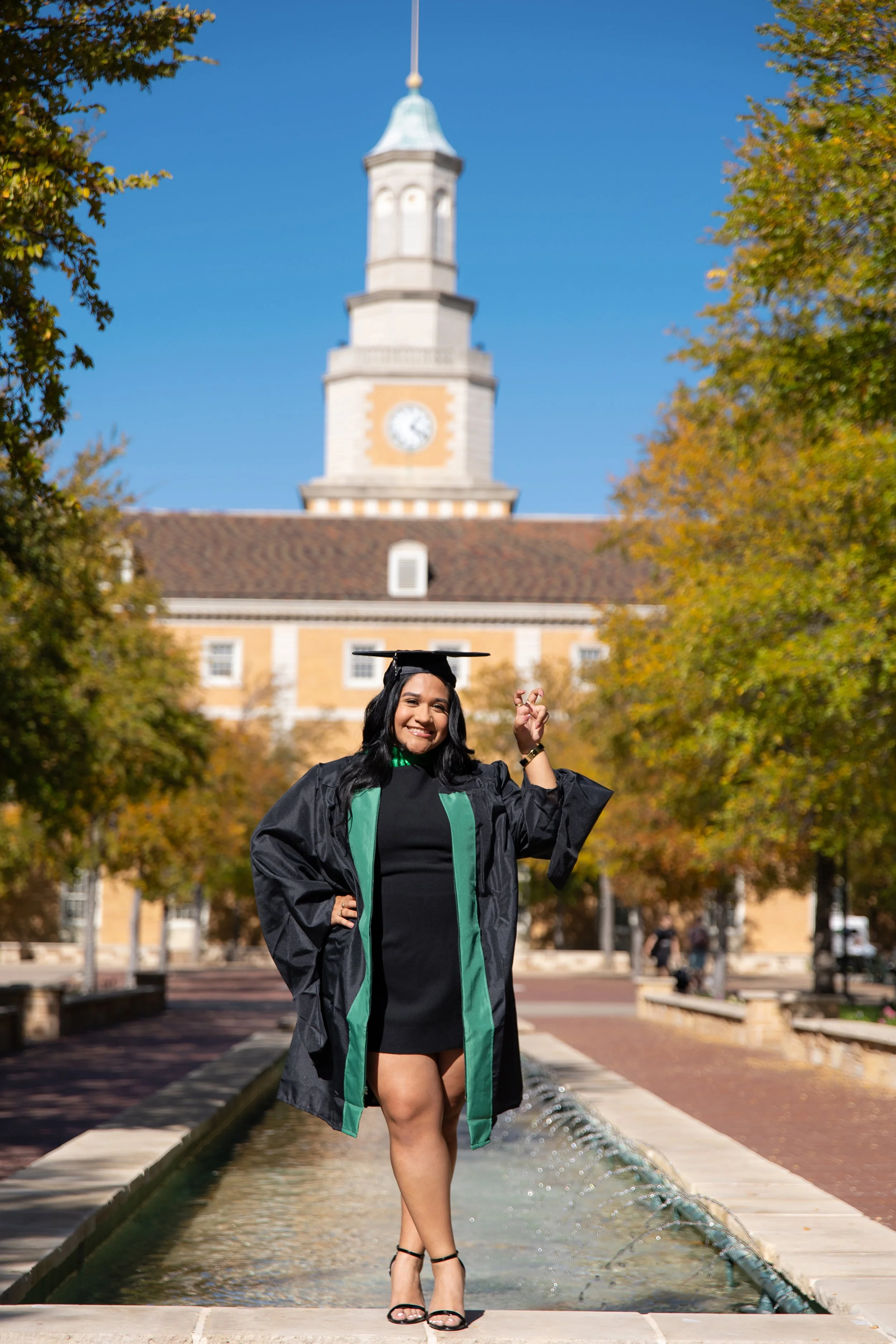 RS_Karen_UNT_GradSession_DFWPhotographer_TeddyGiles-78.jpg