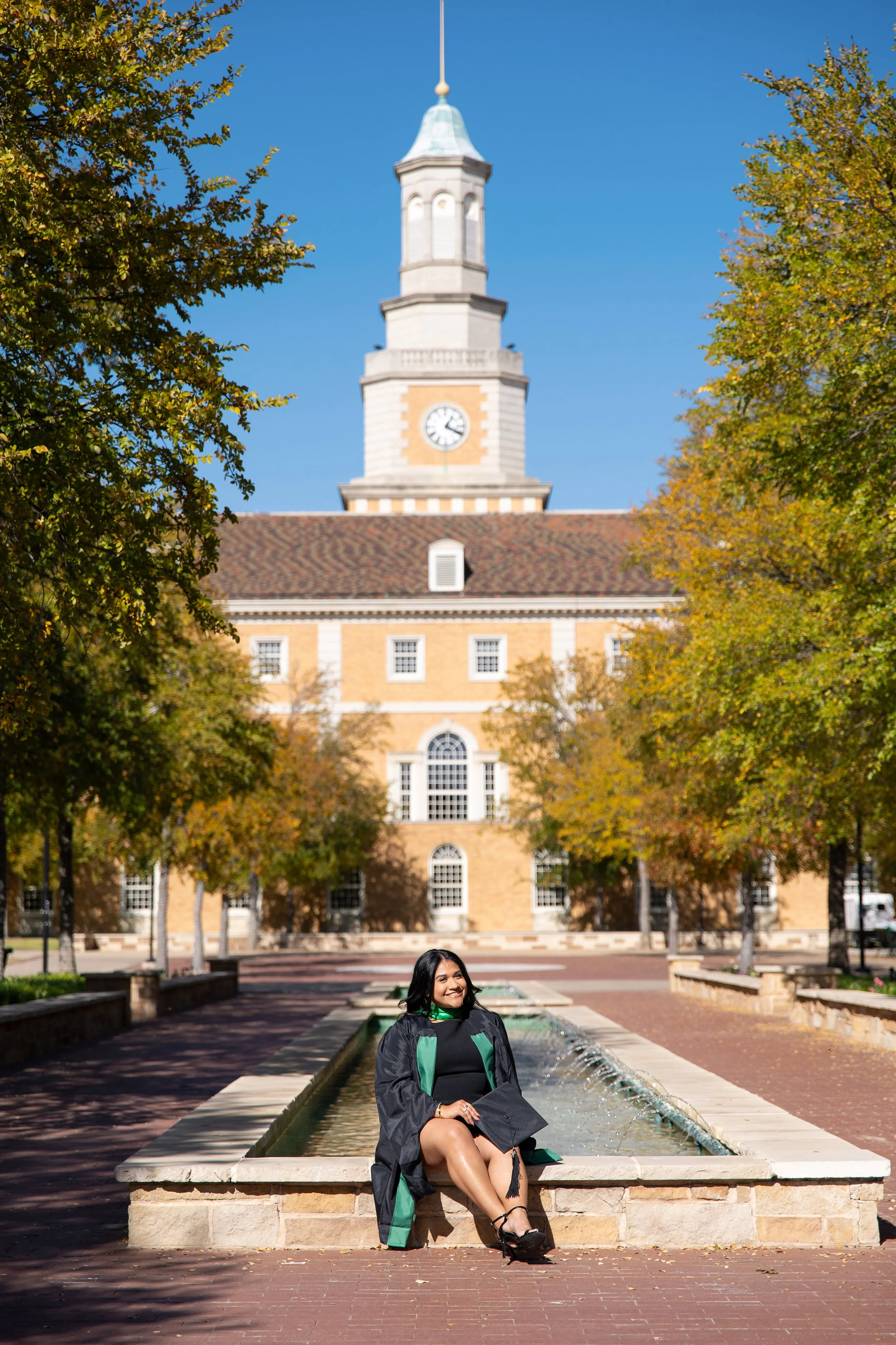 RS_Karen_UNT_GradSession_DFWPhotographer_TeddyGiles-76.jpg