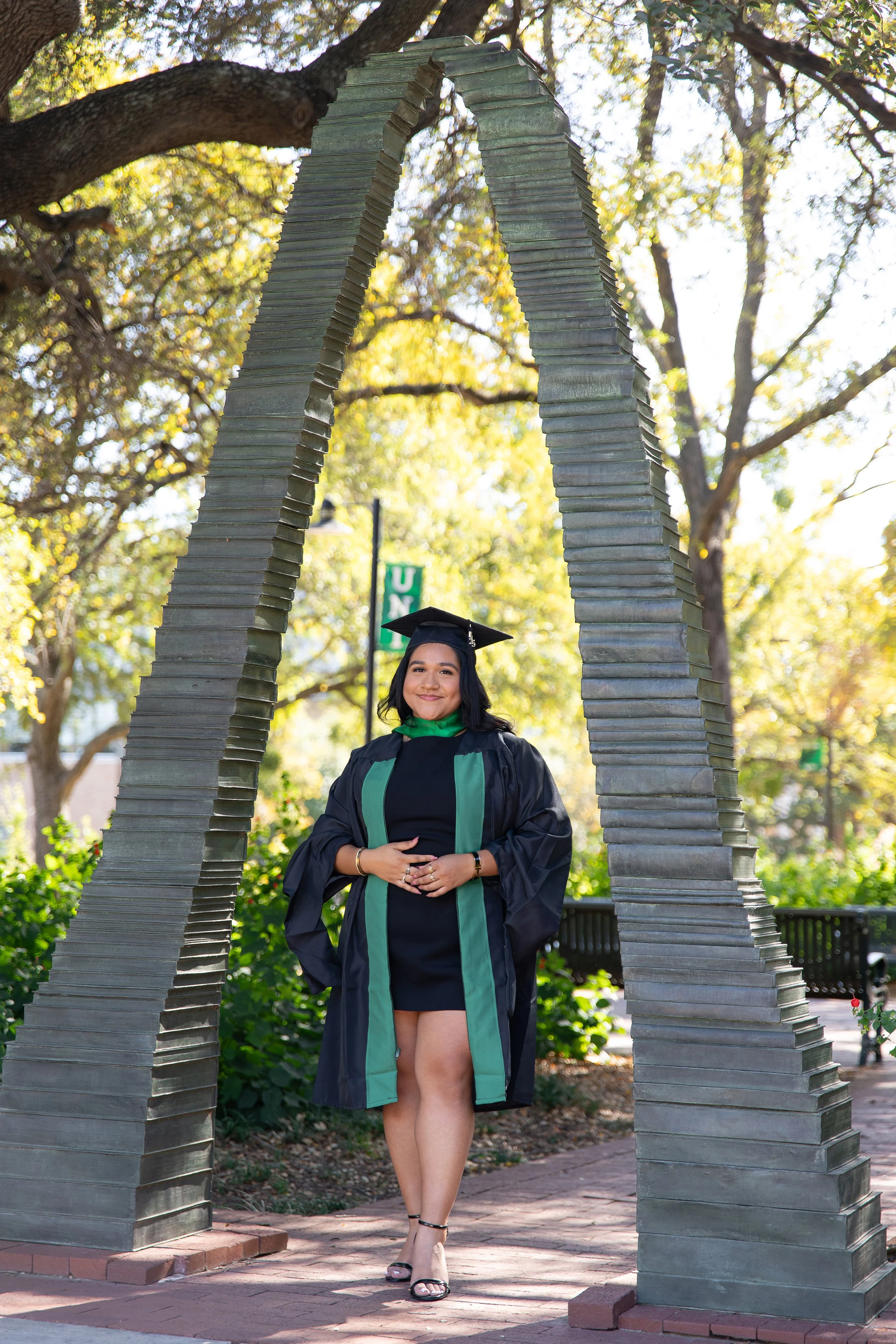 RS_Karen_UNT_GradSession_DFWPhotographer_TeddyGiles-68.jpg