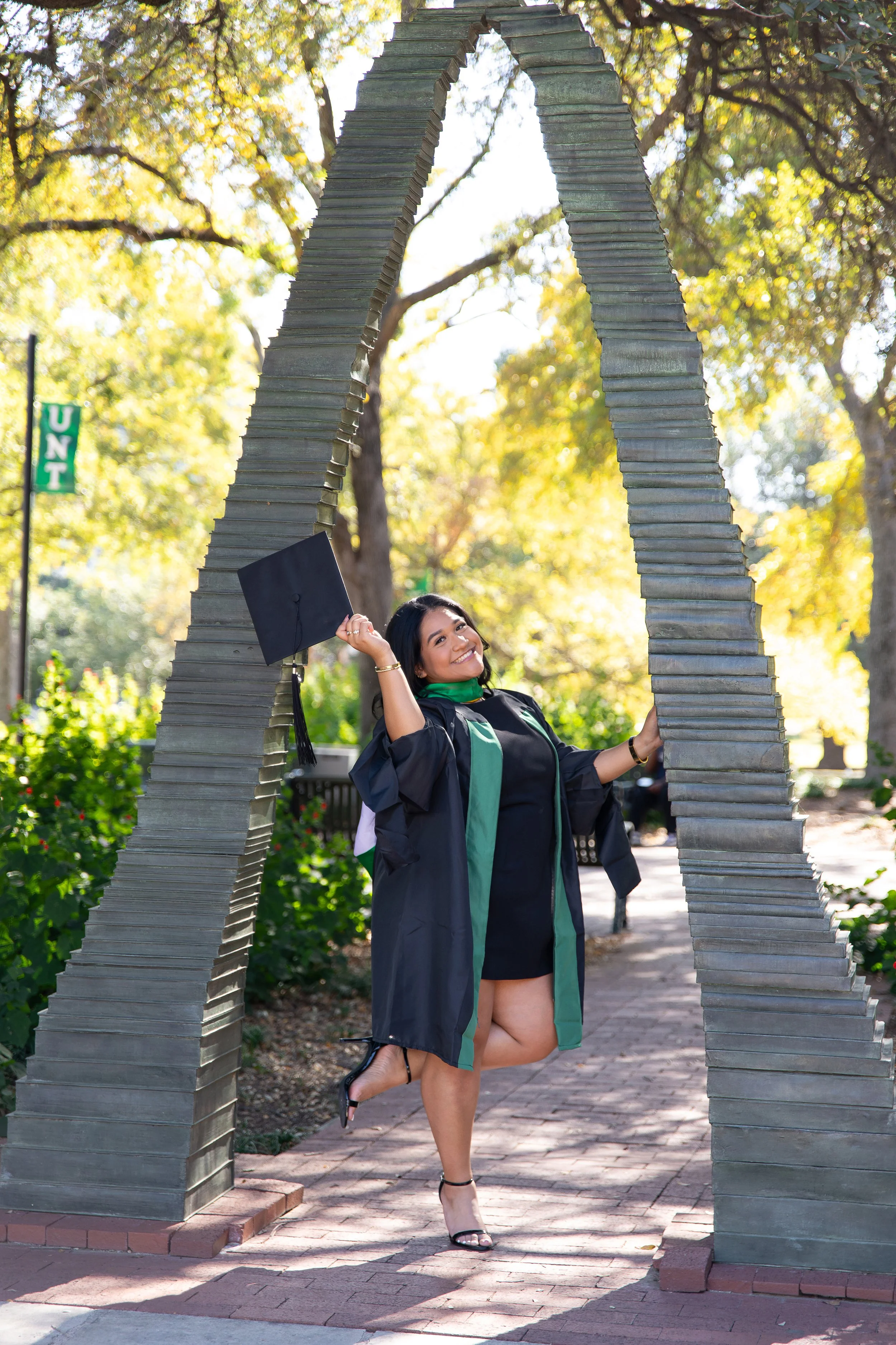 RS_Karen_UNT_GradSession_DFWPhotographer_TeddyGiles-72.jpg