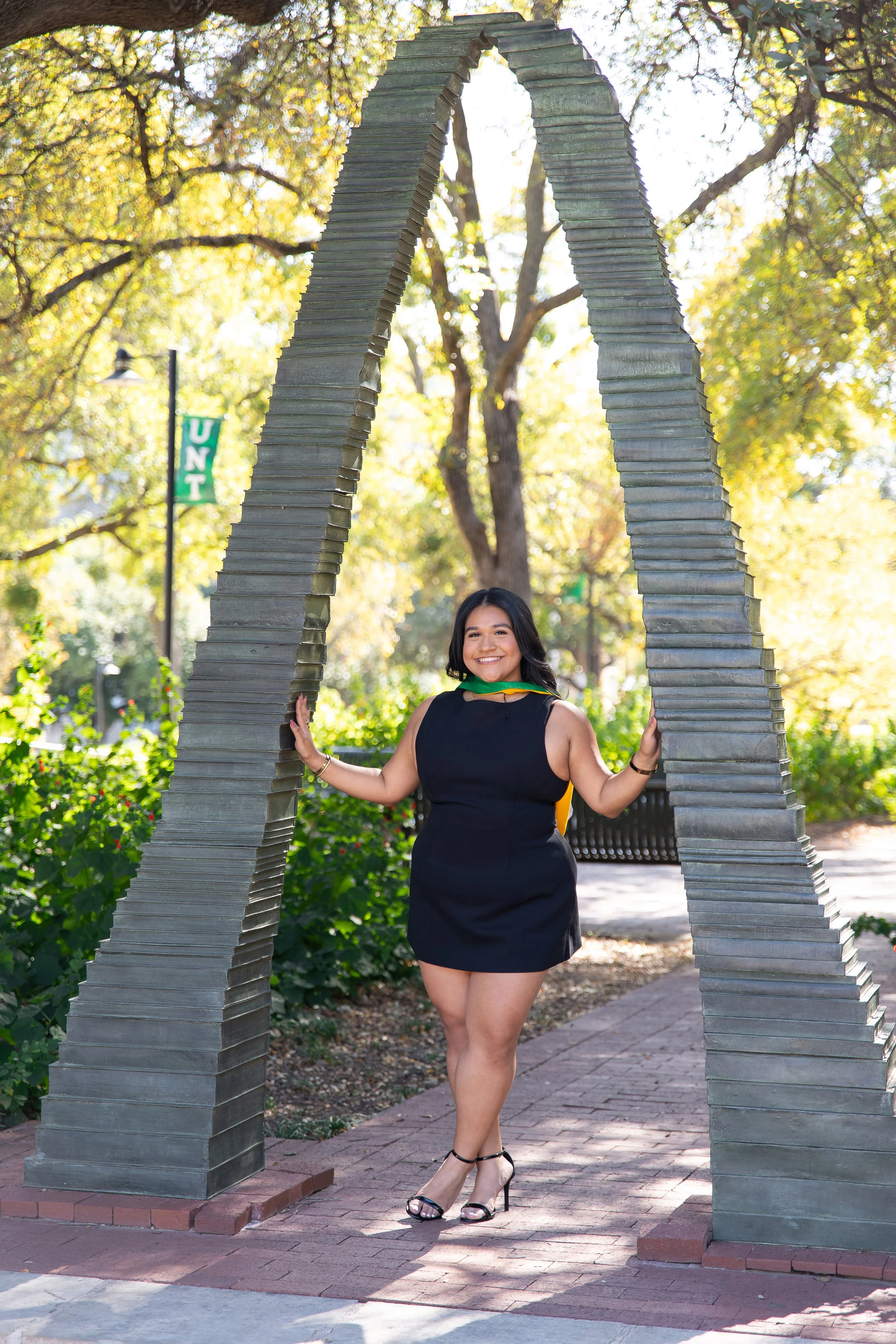 RS_Karen_UNT_GradSession_DFWPhotographer_TeddyGiles-52.jpg