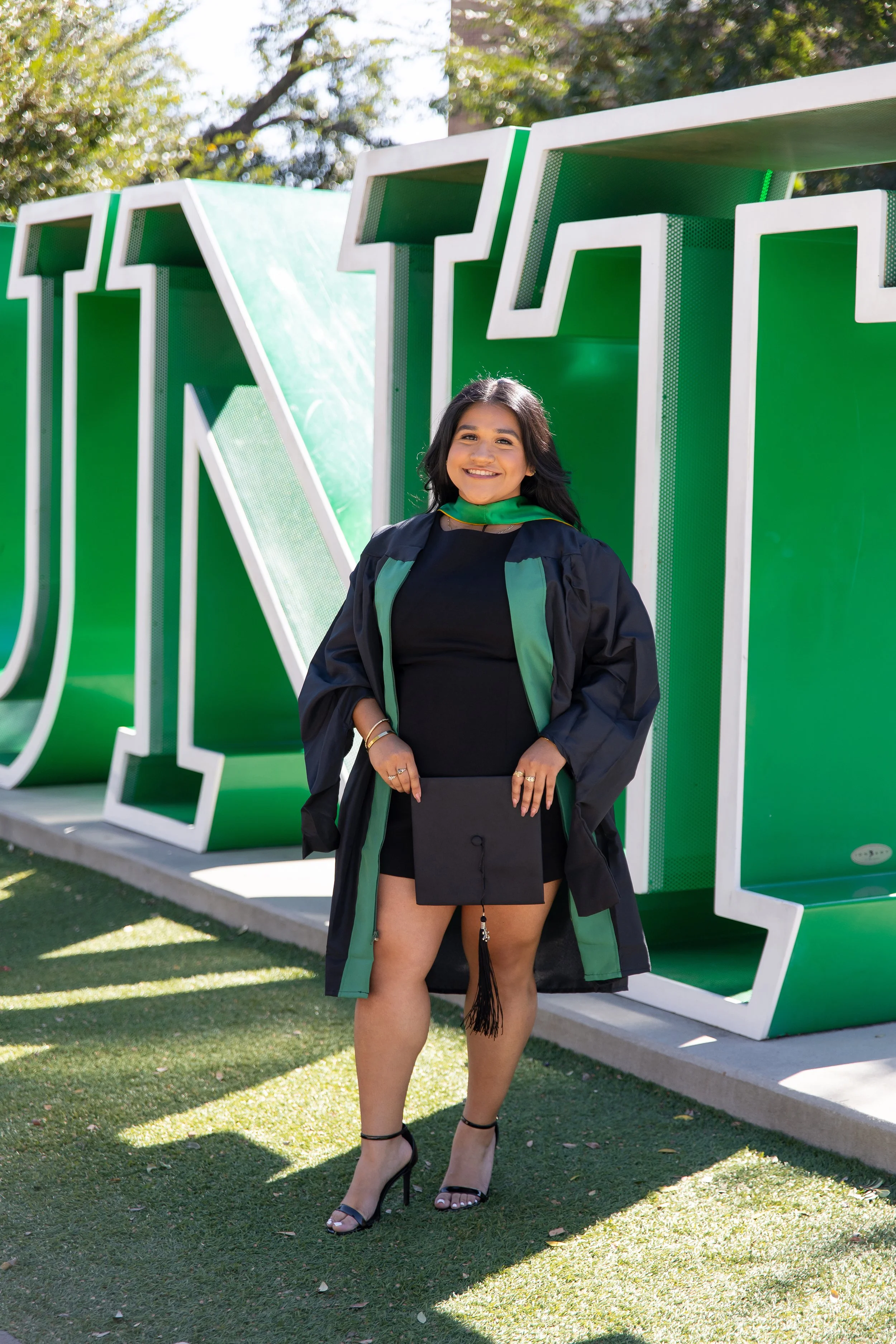 RS_Karen_UNT_GradSession_DFWPhotographer_TeddyGiles-8.jpg