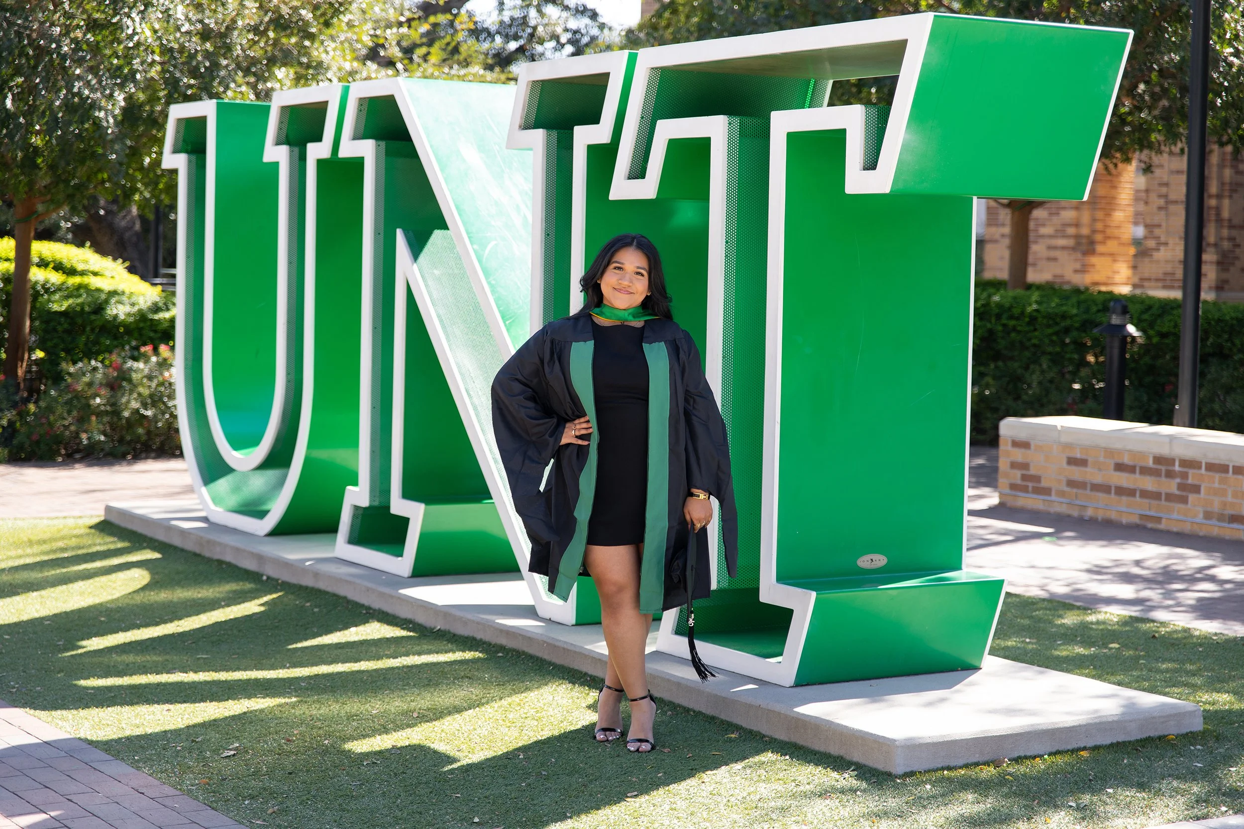 RS_Karen_UNT_GradSession_DFWPhotographer_TeddyGiles-10.jpg
