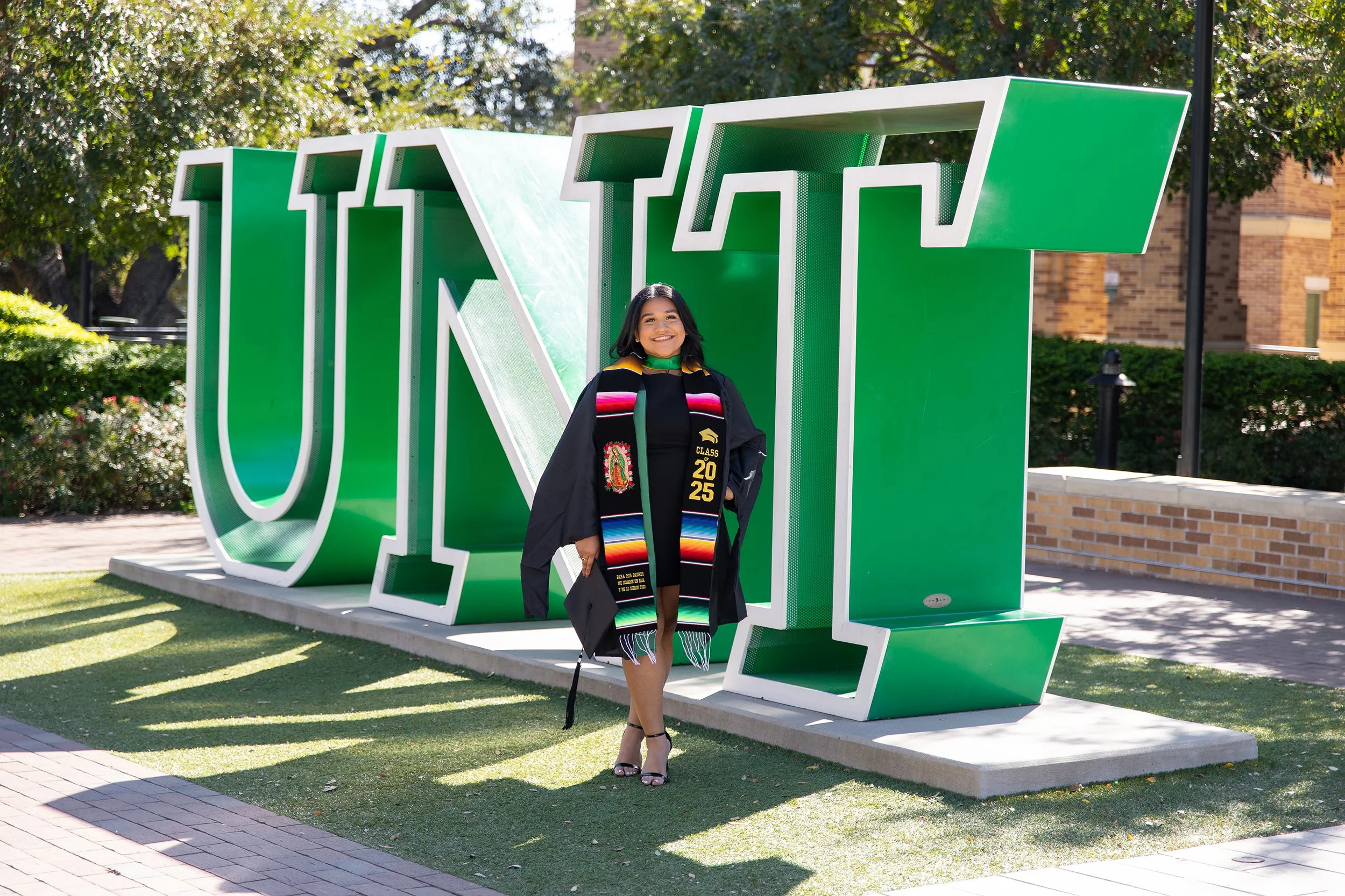 RS_Karen_UNT_GradSession_DFWPhotographer_TeddyGiles-11.jpg