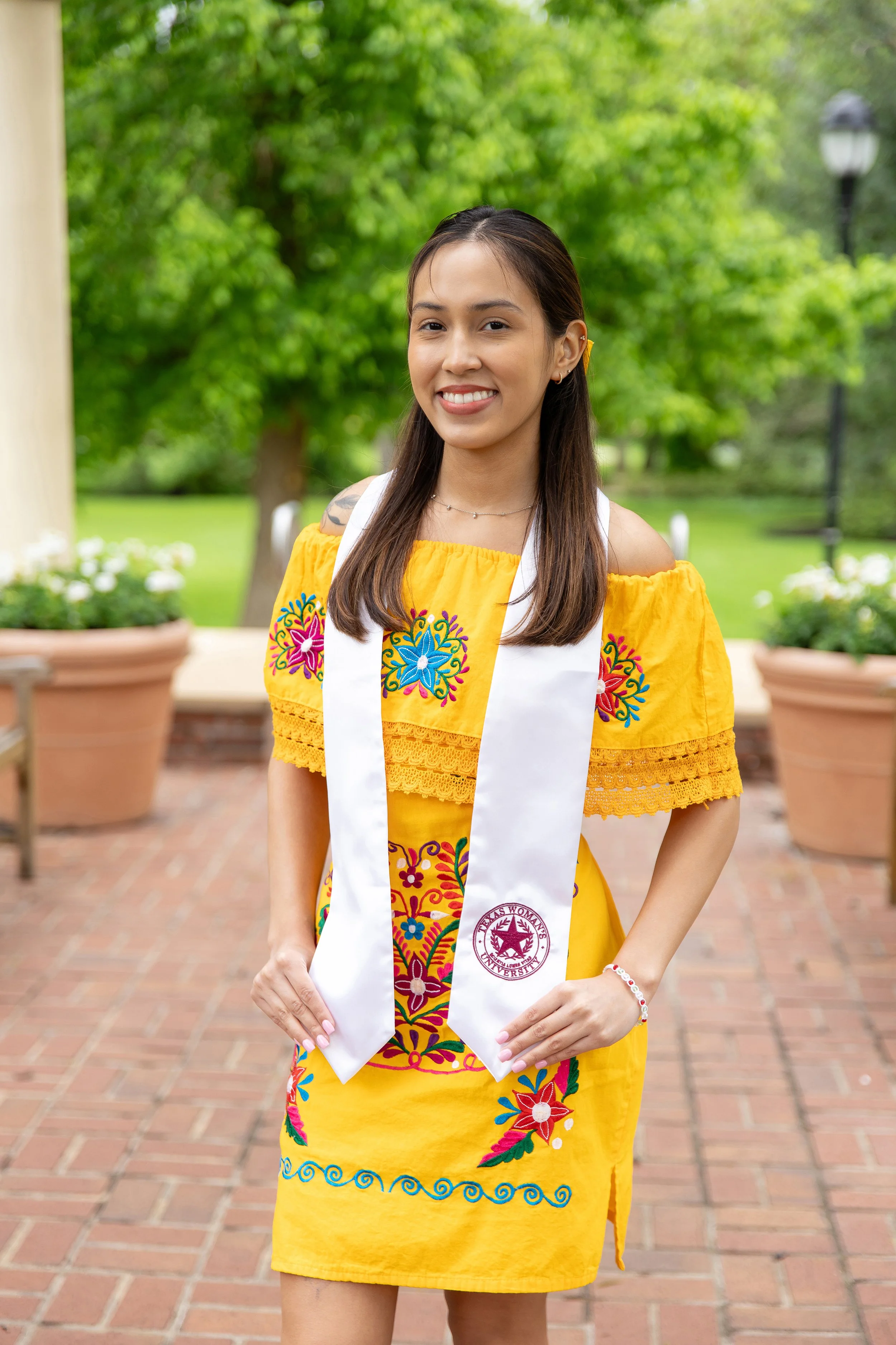 RS_Yaritza_GradSession_DFWPhotographer_TeddyGiles-2.jpg
