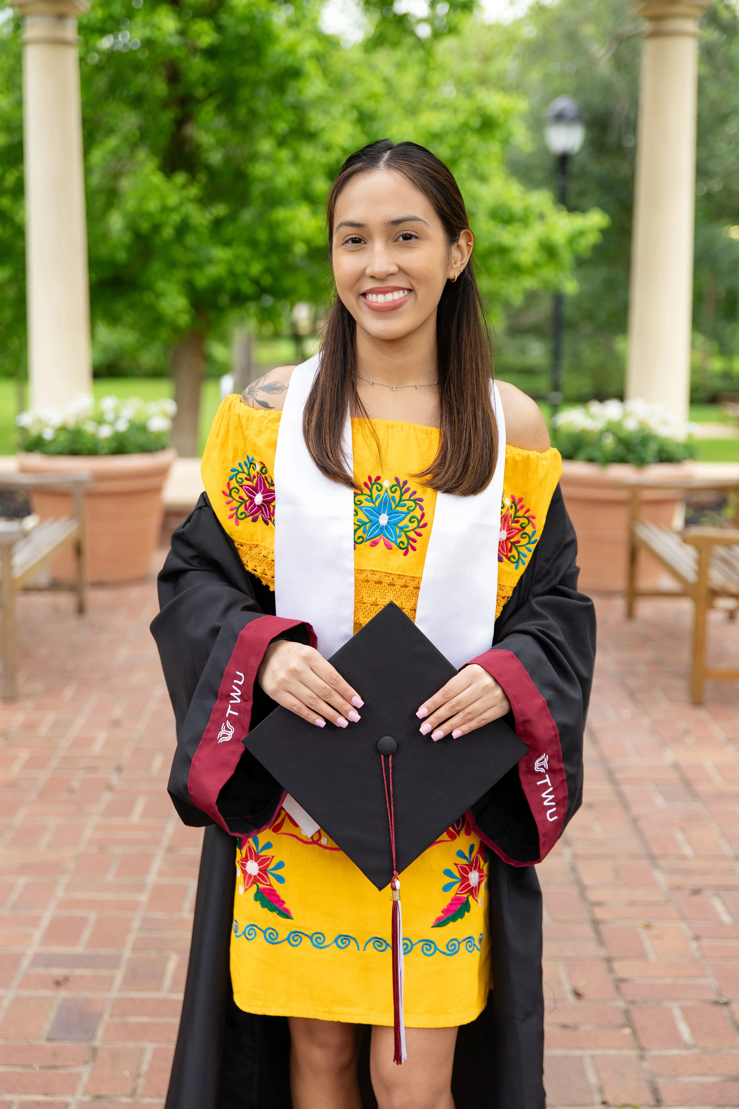 RS_Yaritza_GradSession_DFWPhotographer_TeddyGiles-8.jpg