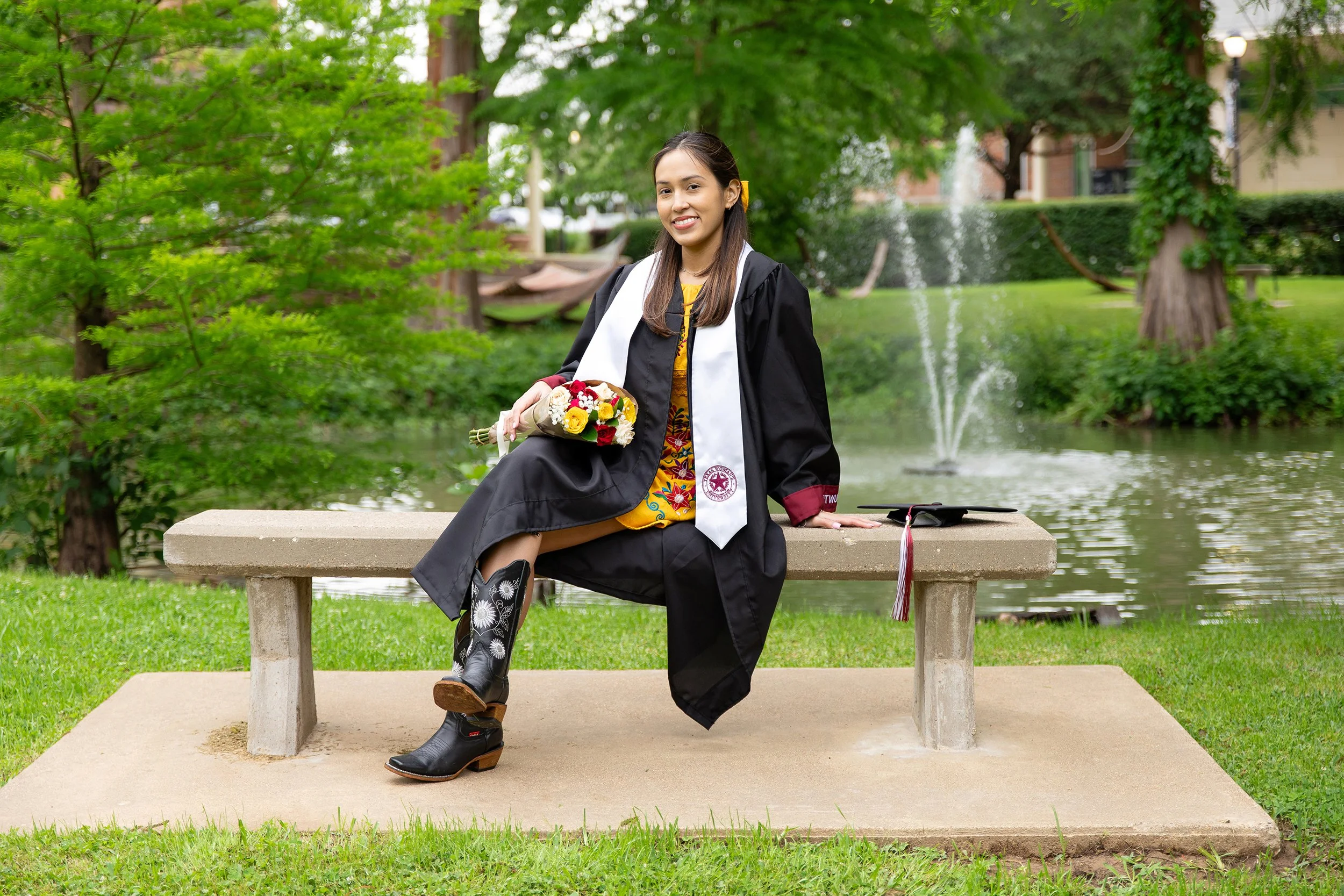 RS_Yaritza_GradSession_DFWPhotographer_TeddyGiles-11.jpg
