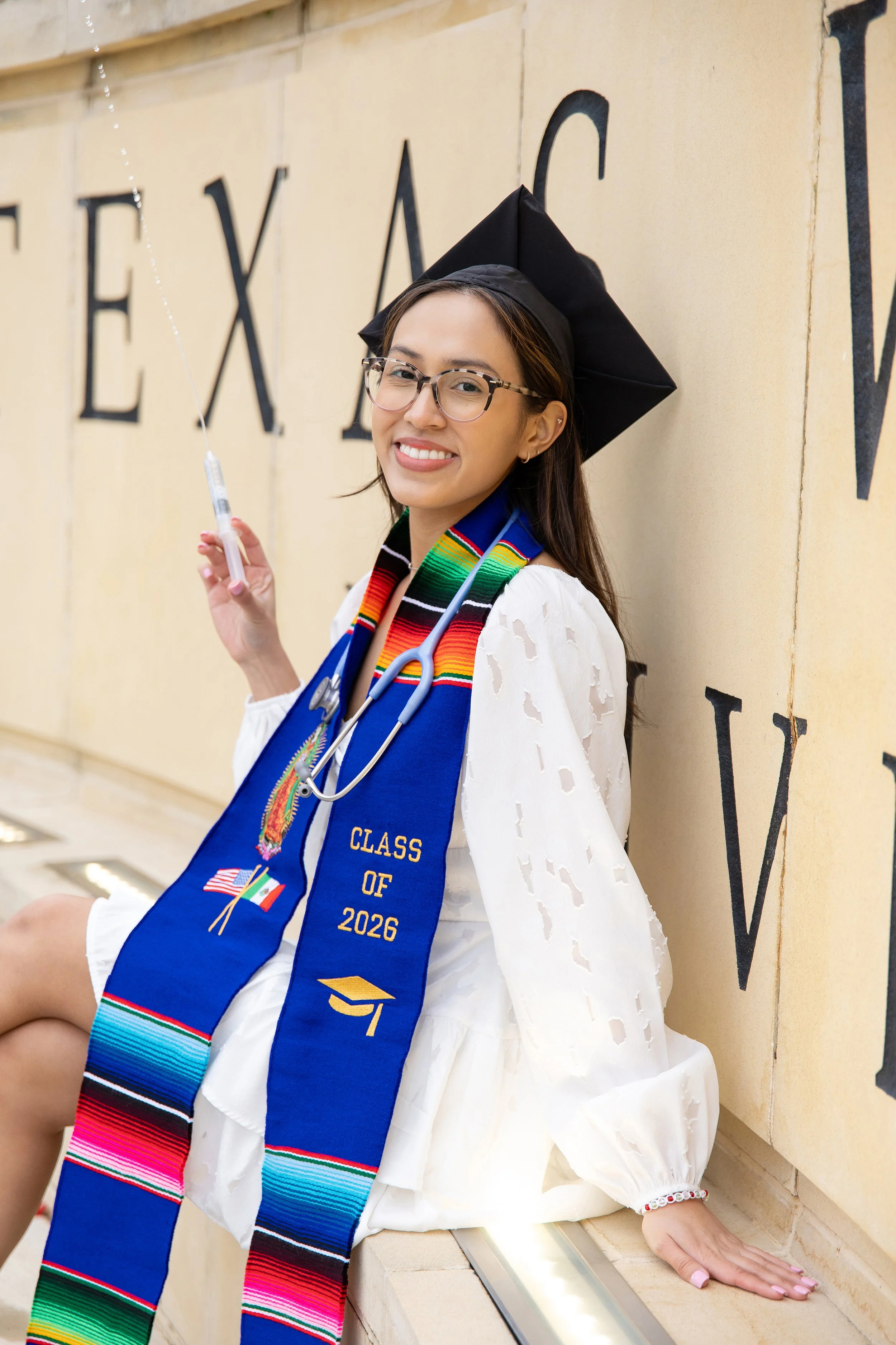 RS_Yaritza_GradSession_DFWPhotographer_TeddyGiles-24.jpg