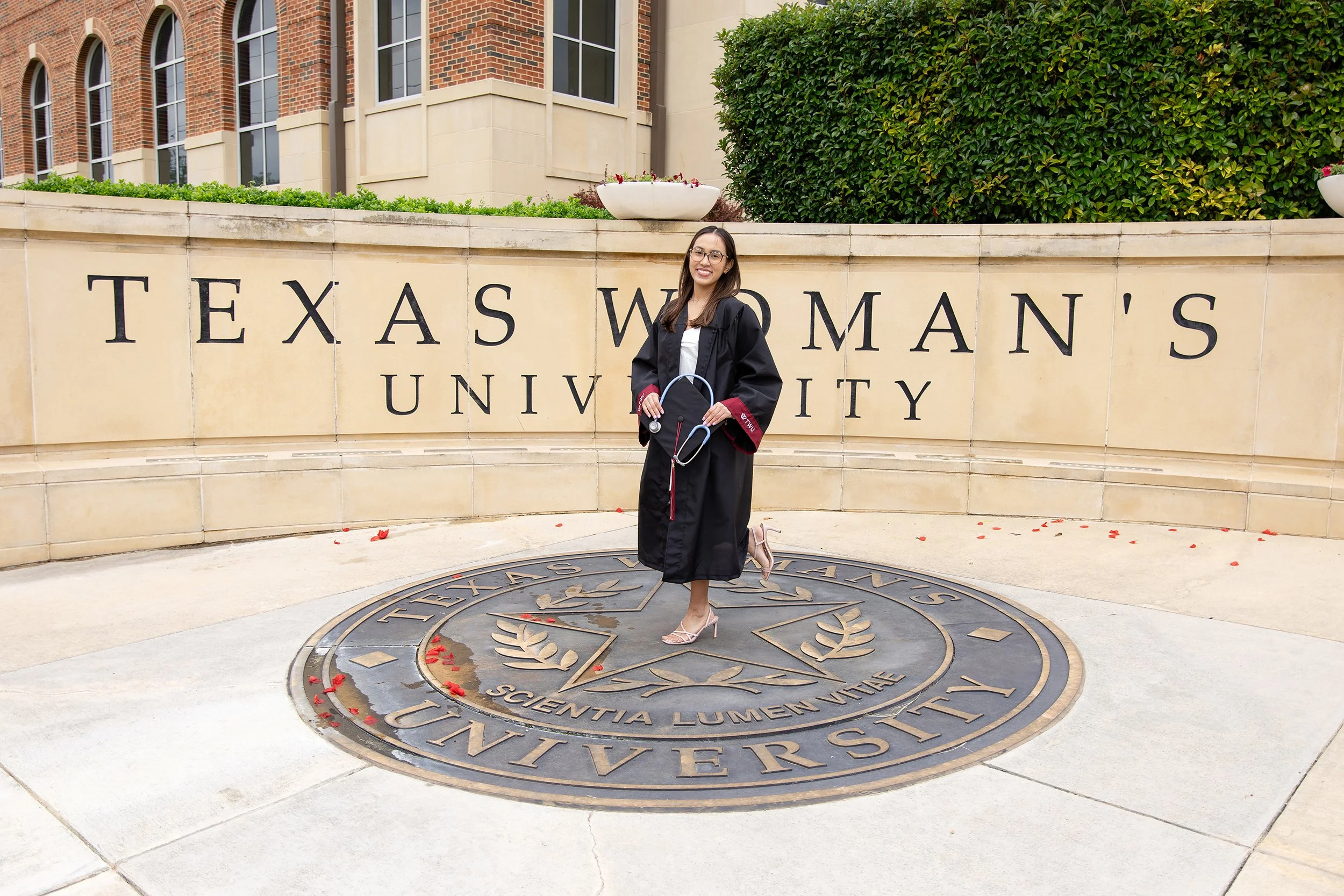 RS_Yaritza_GradSession_DFWPhotographer_TeddyGiles-27.jpg