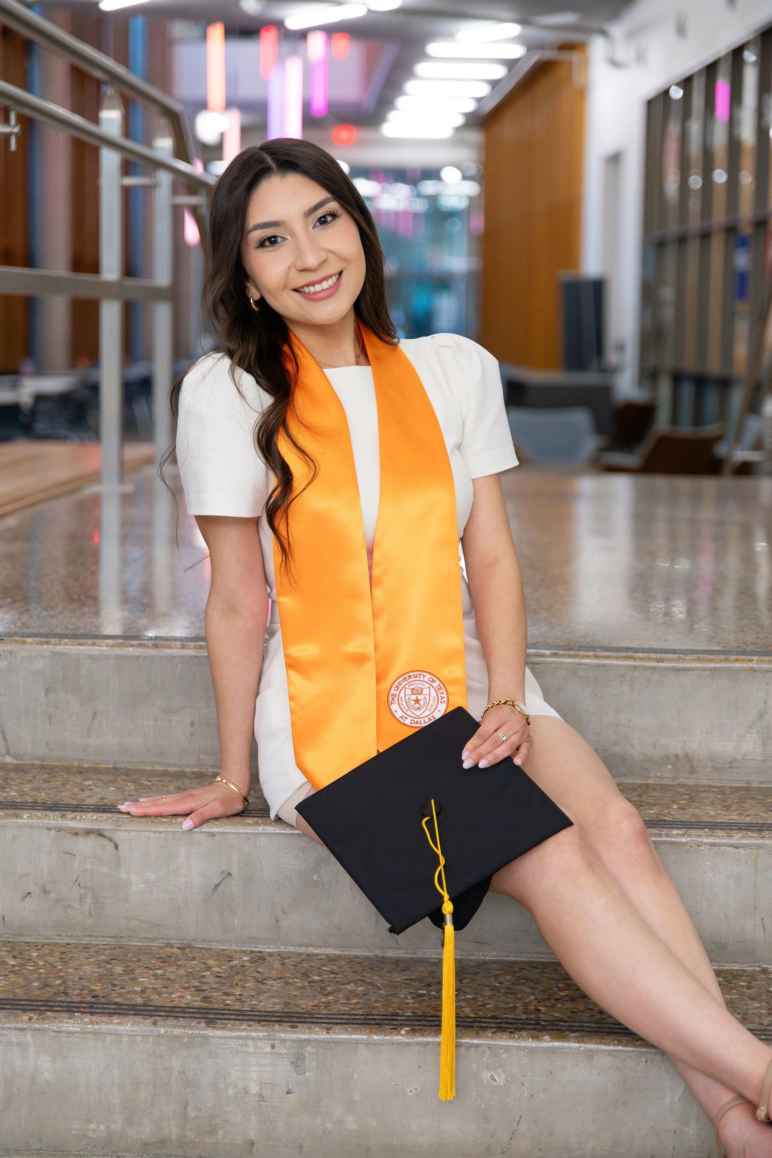 RS_Lesly_UTD_GradSession_DFWPhotographer_TeddyGiles-55.jpg