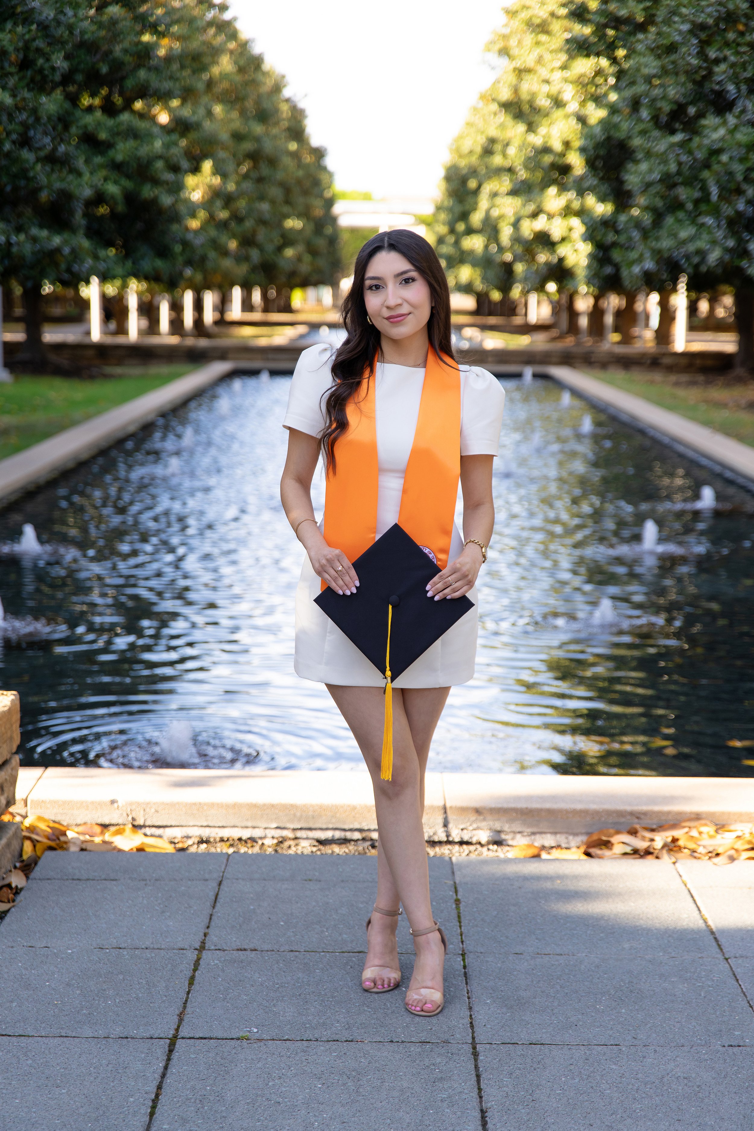 RS_Lesly_UTD_GradSession_DFWPhotographer_TeddyGiles-2.jpg
