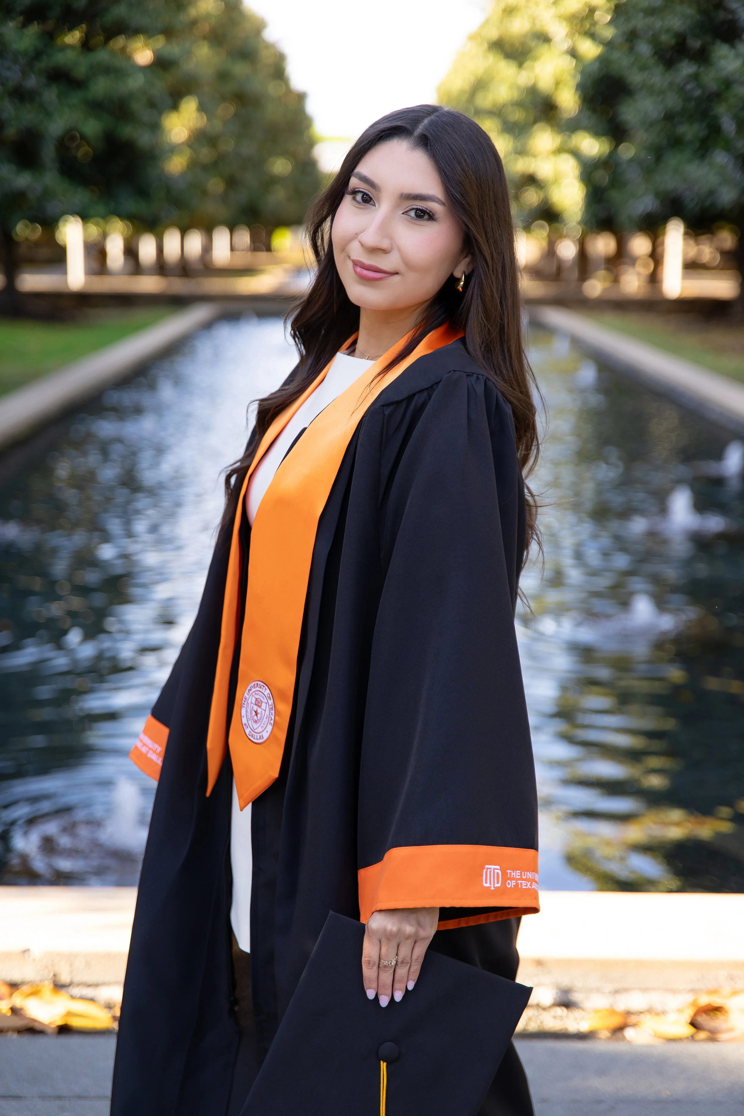 RS_Lesly_UTD_GradSession_DFWPhotographer_TeddyGiles-5.jpg