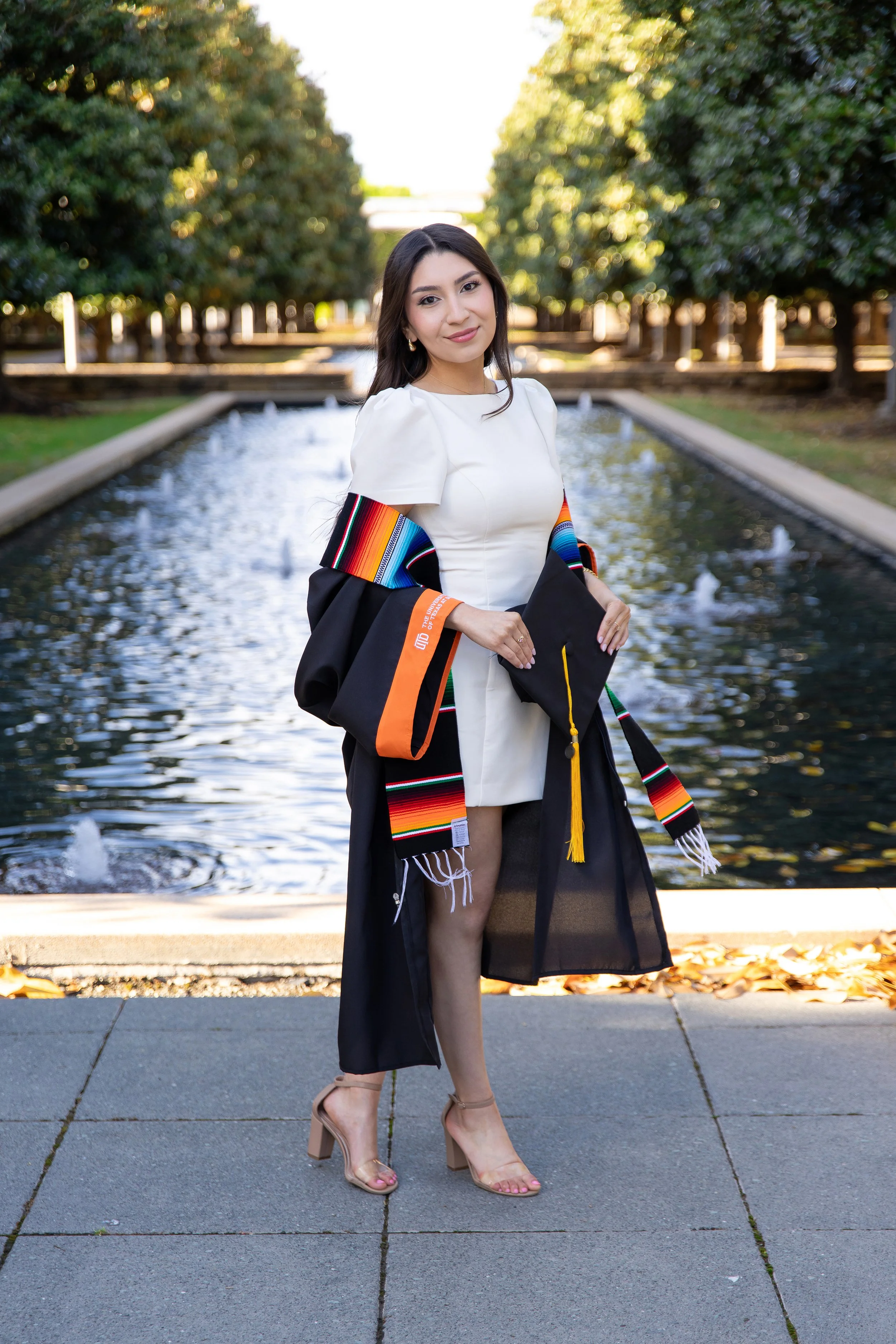 RS_Lesly_UTD_GradSession_DFWPhotographer_TeddyGiles-7.jpg