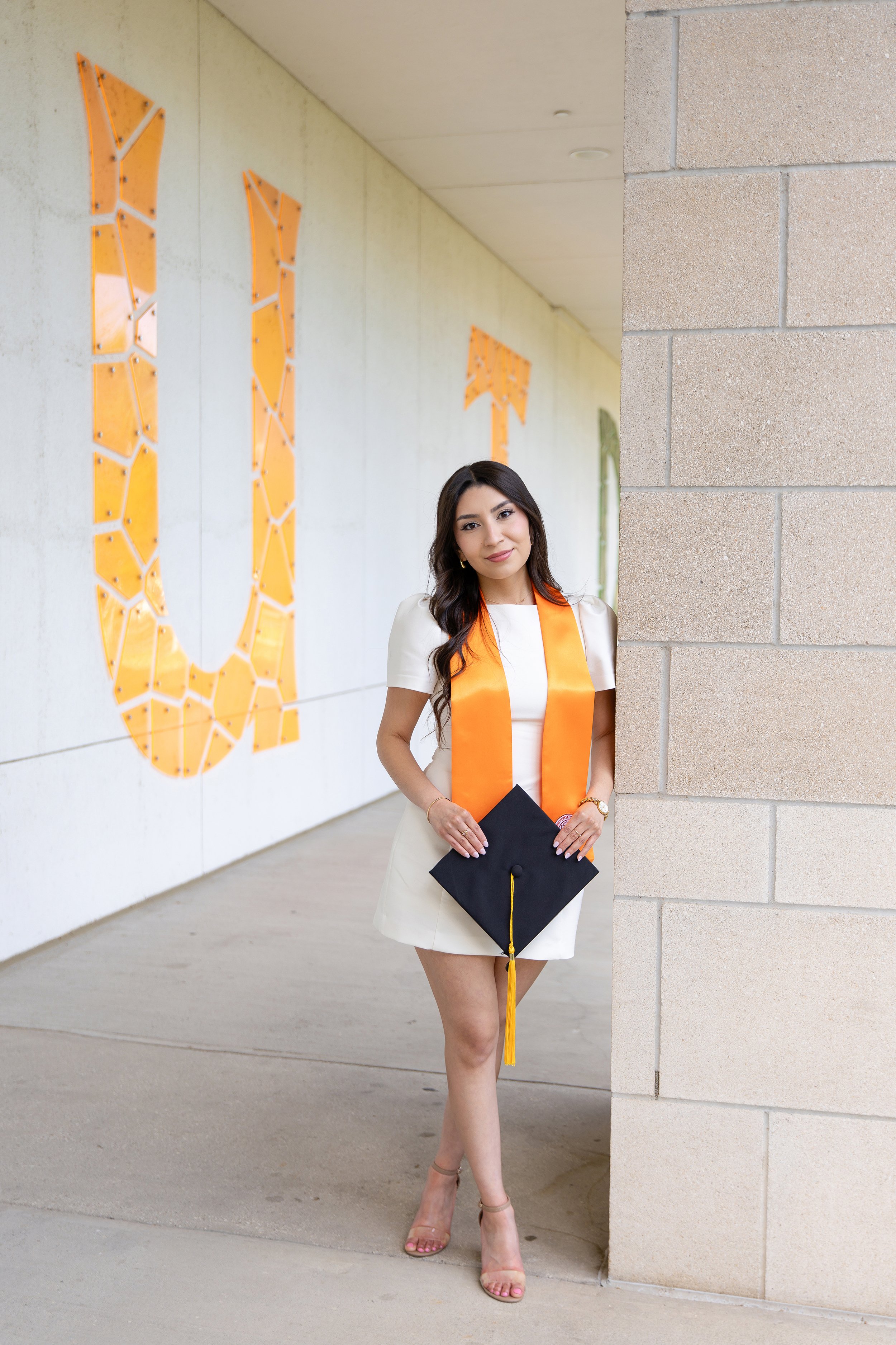 RS_Lesly_UTD_GradSession_DFWPhotographer_TeddyGiles-13.jpg